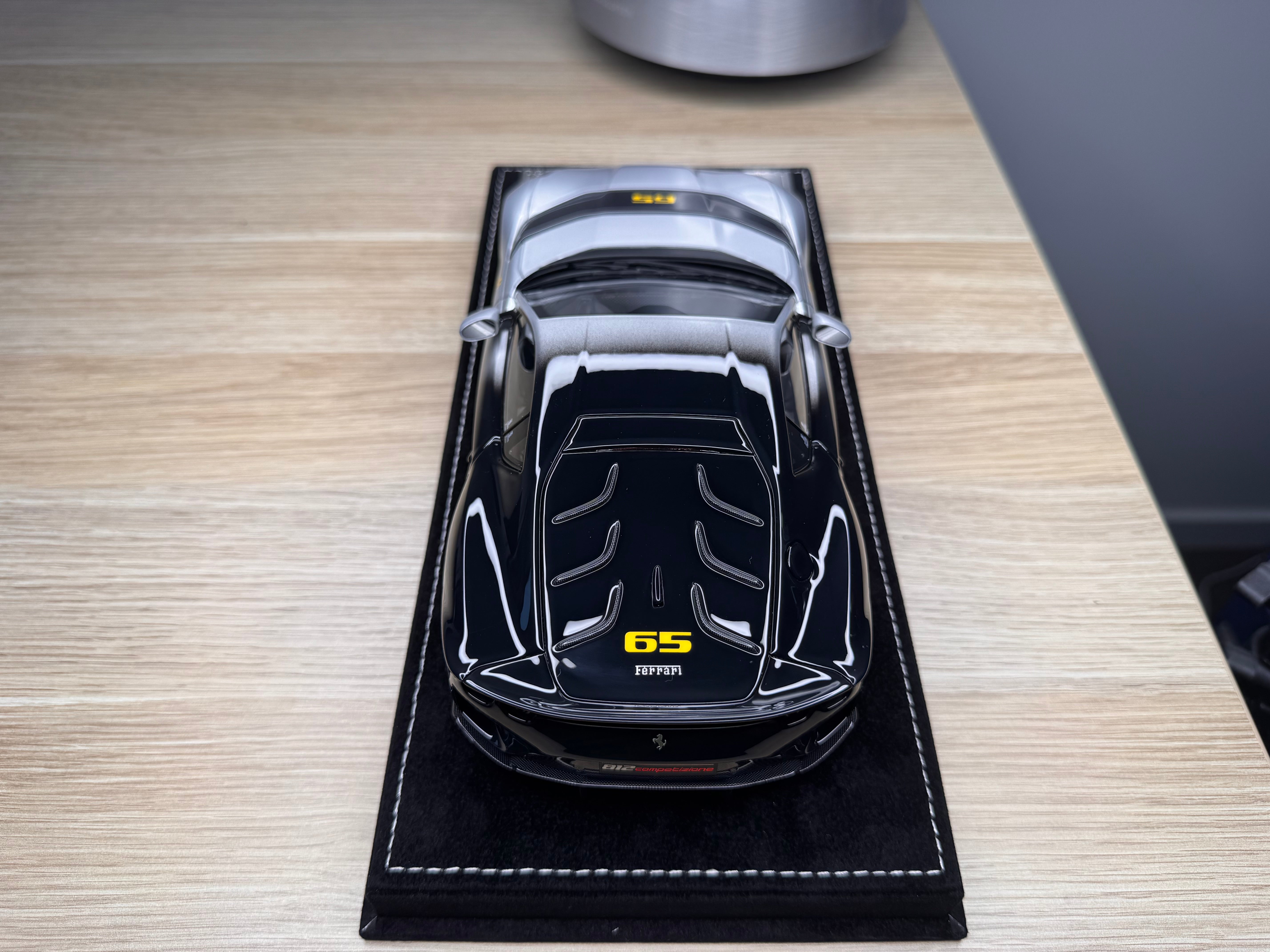 Ferrari 812 Competizione - Grigio Titanio & Nero Daytona - 1:18