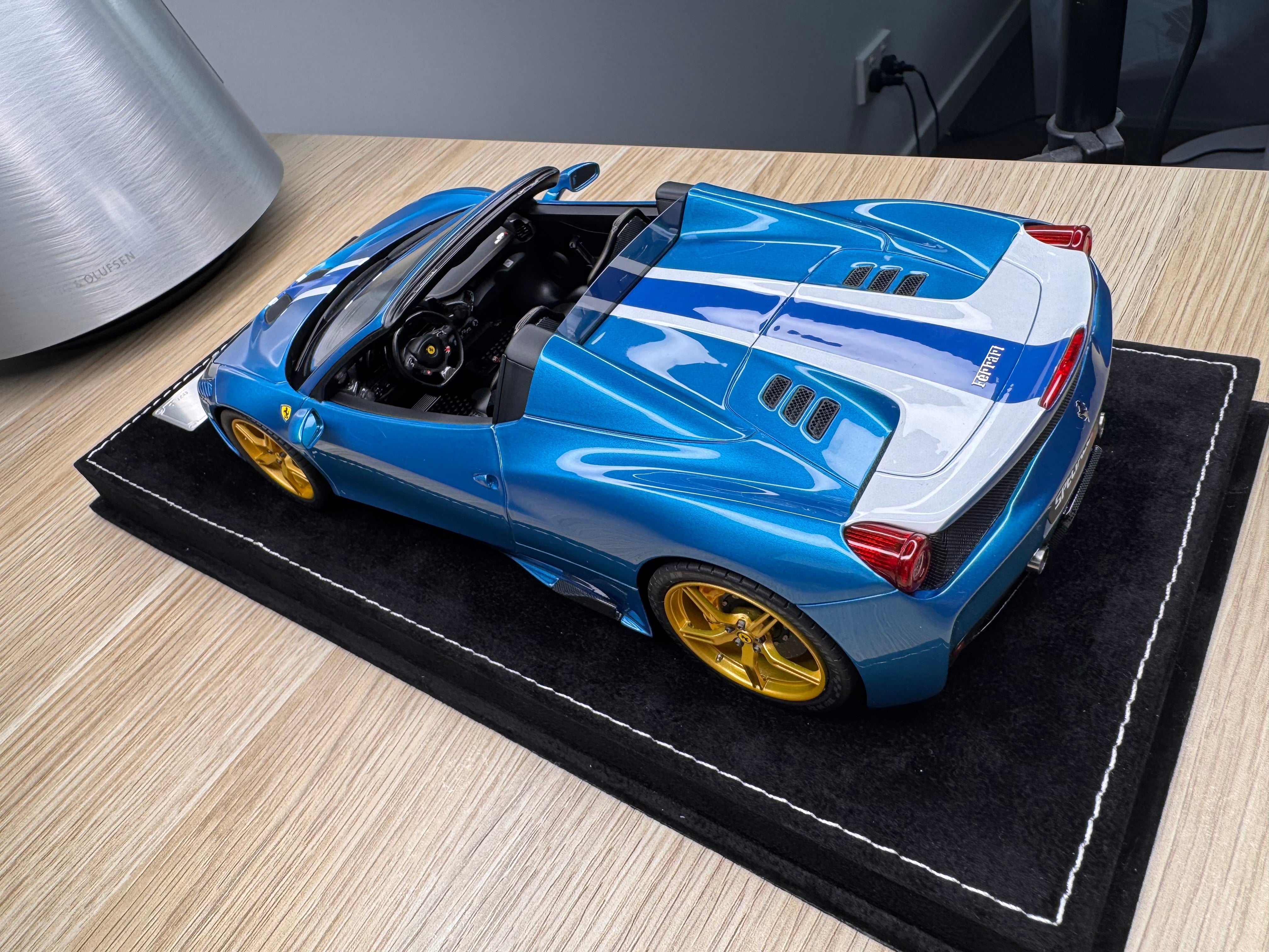 Ferrari 458 Speciale Aperta - Artemis Green / Blue - 1:18