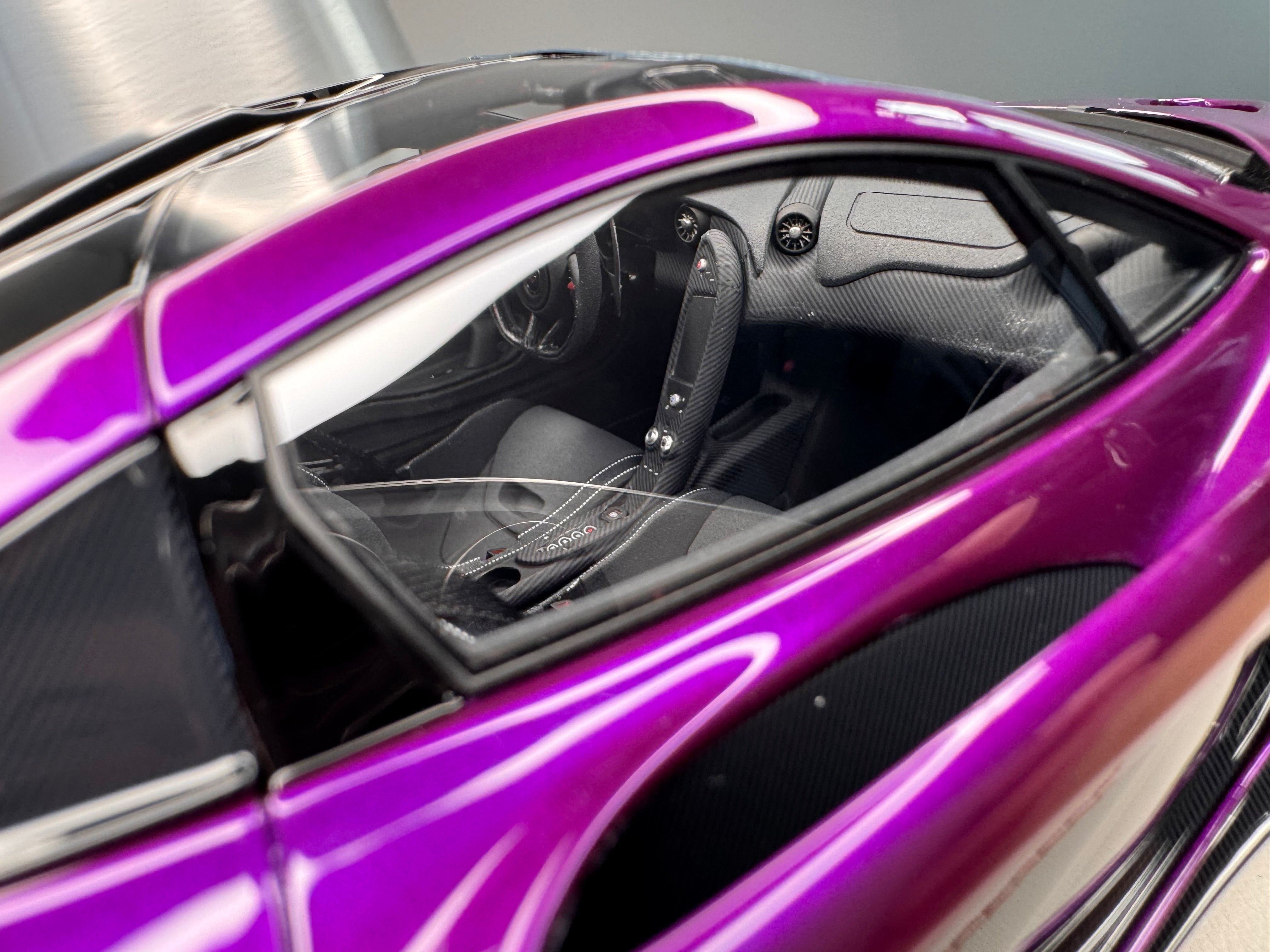 McLaren P1 - Violet Spectrum - 1:18