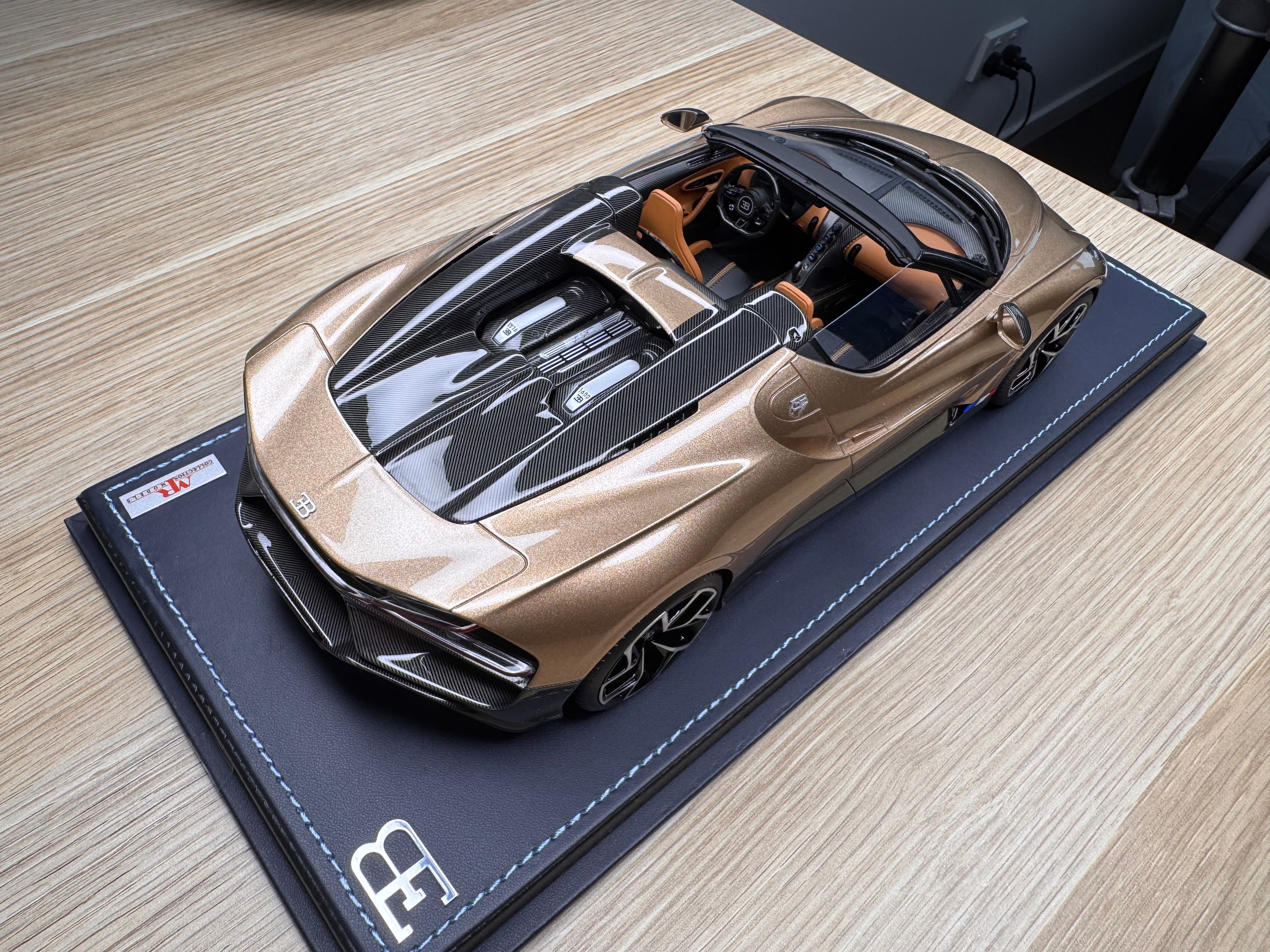 Bugatti Mistral - Dore gold - 1:18