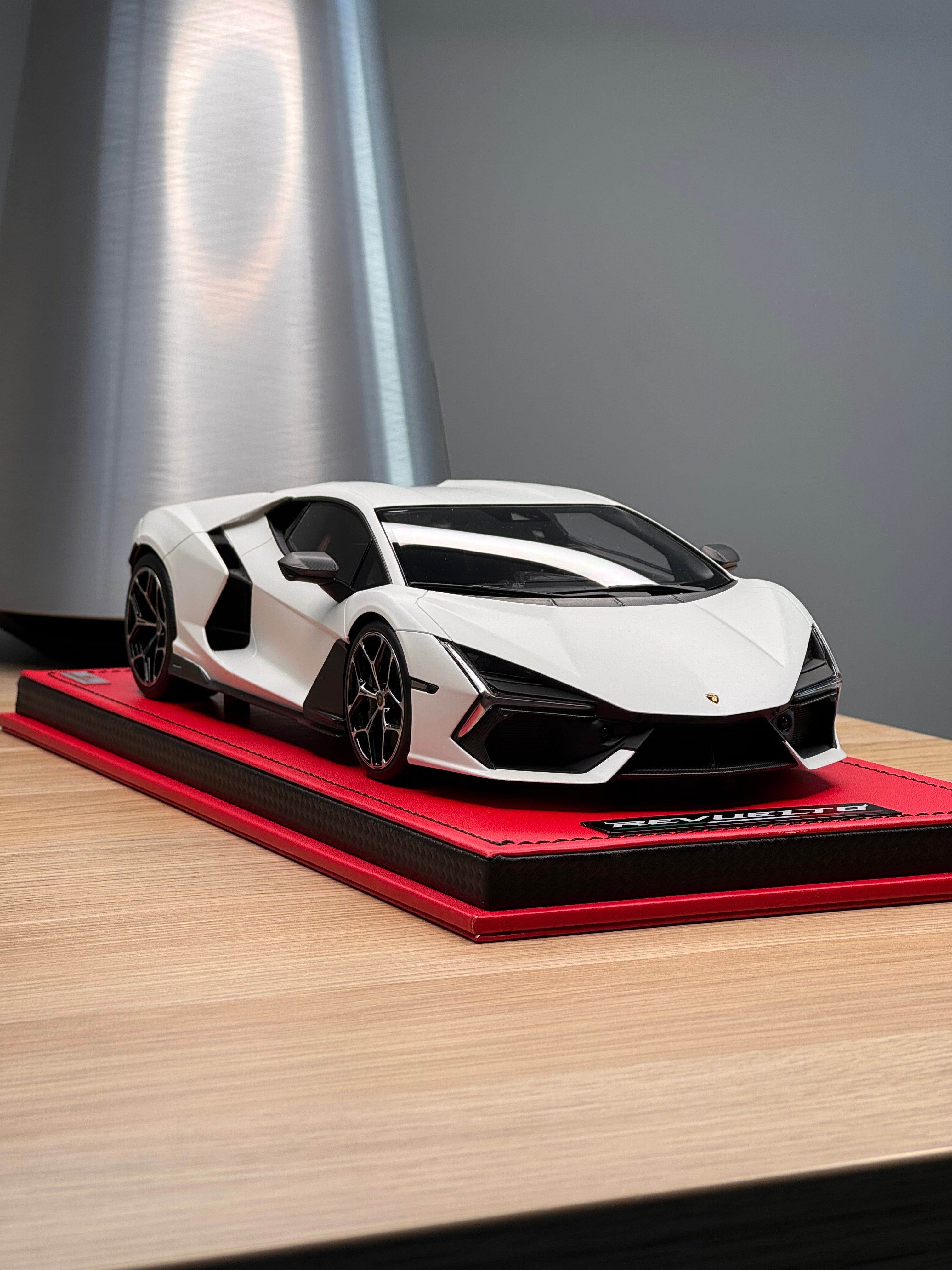 Lamborghini Revuelto - Bianco Siderale matte - 1:18