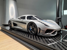 Load image into Gallery viewer, Koenigsegg Regera - Moon Silver with carbon wheels - 1:18
