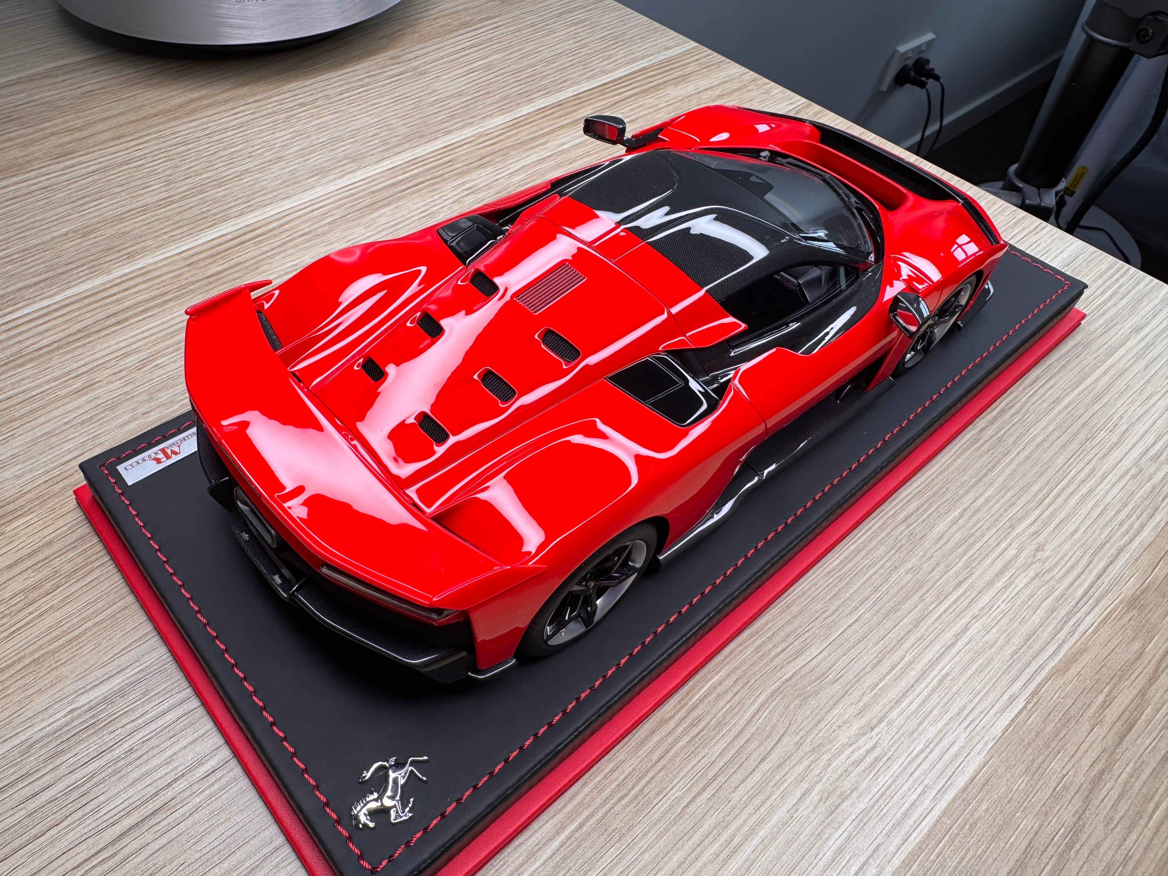 Ferrari F80 - Rosso Scuderia - 1:18