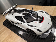 Load image into Gallery viewer, Koenigsegg Jesko - Crystal White - 1:18
