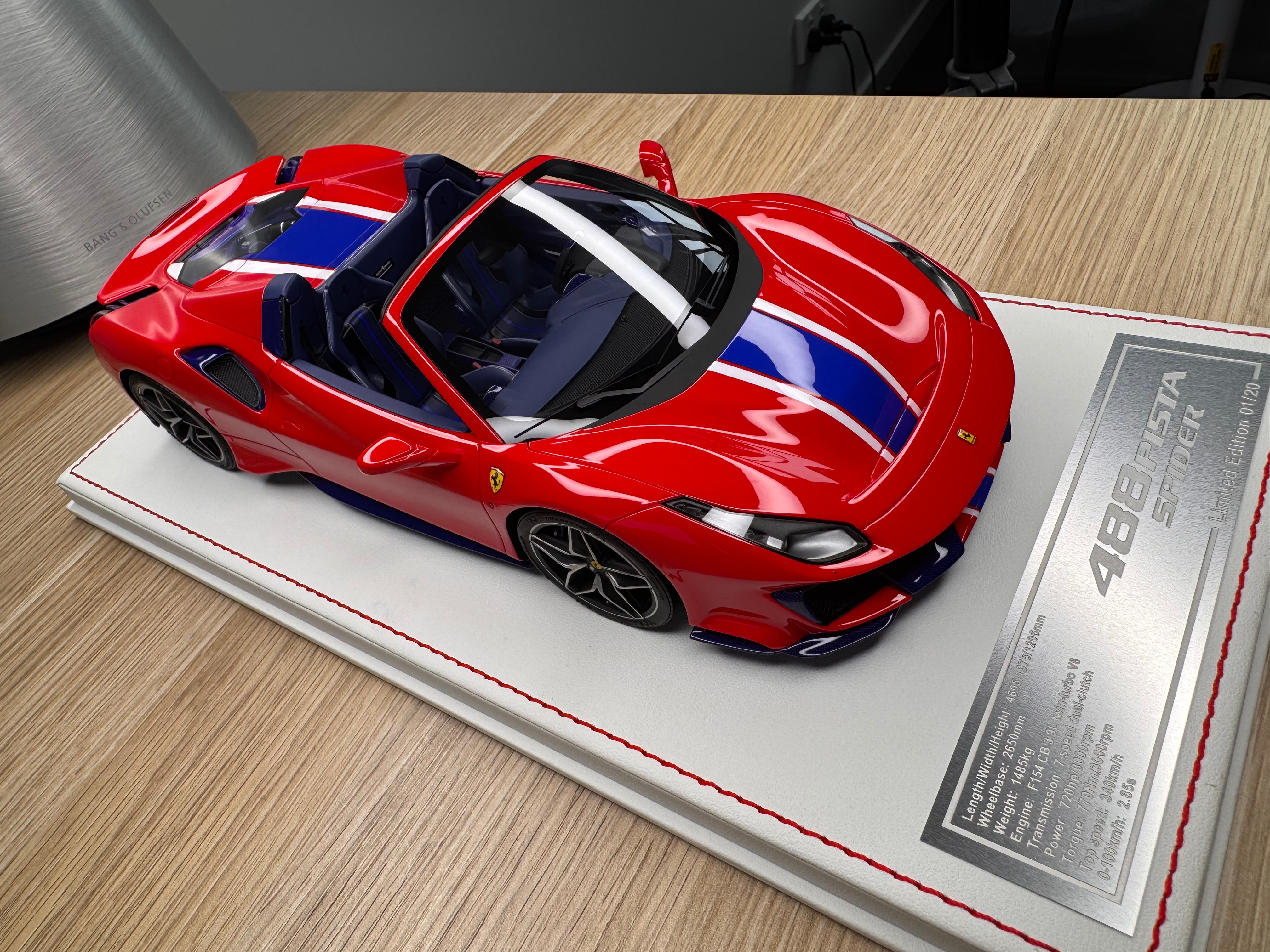 Ferrari 488 Pista Spider - Rosso Corsa - 1:18