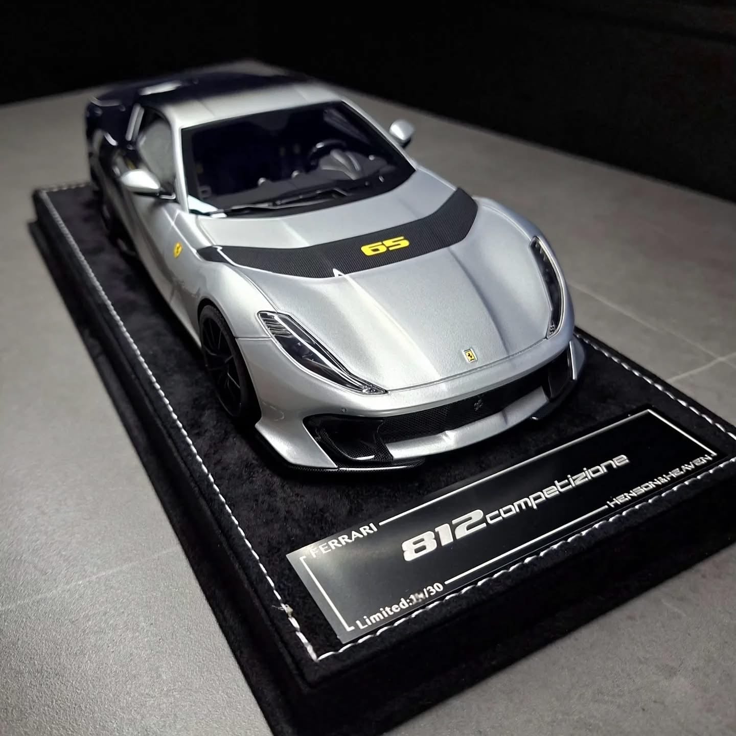 Ferrari 812 Competizione - Grigio Titanio & Nero Daytona - 1:18