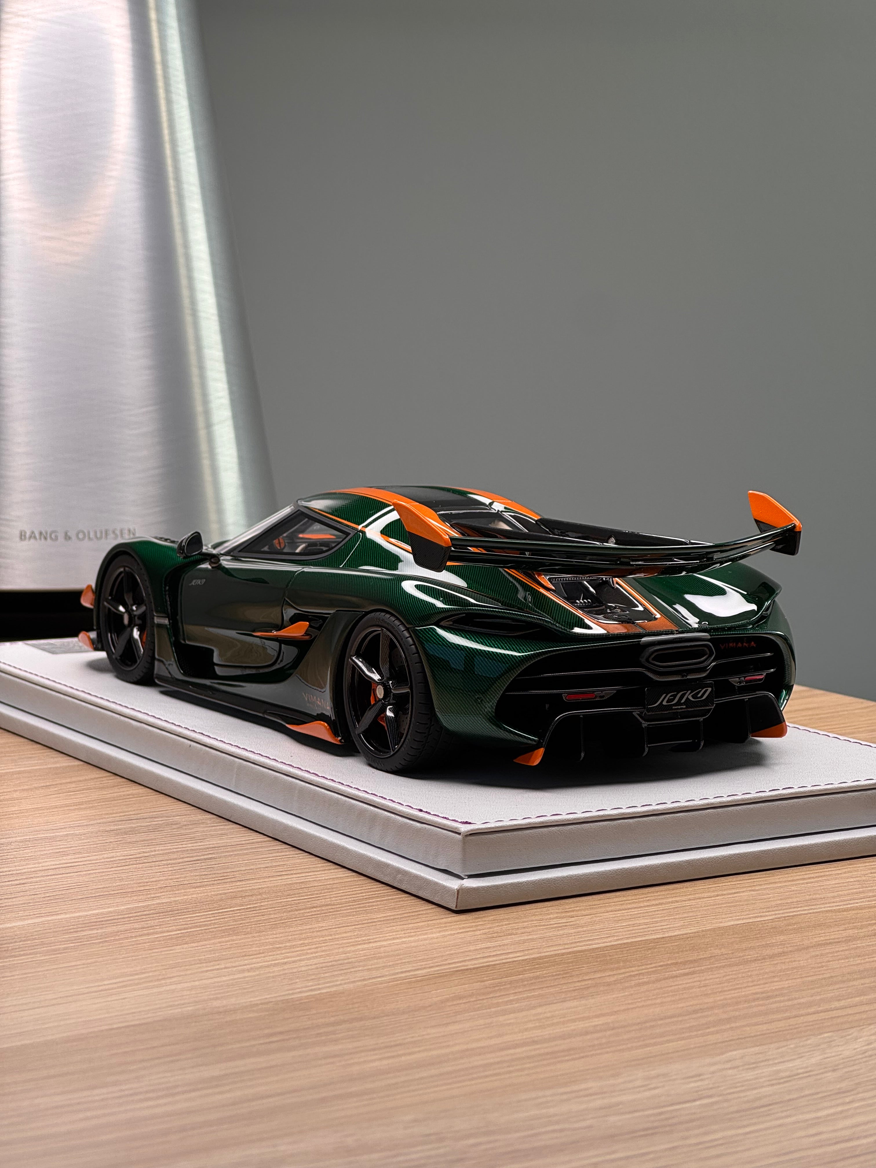 Koenigsegg Jesko PMC Special Project - 7317 Green Tinted Carbon - 1:18