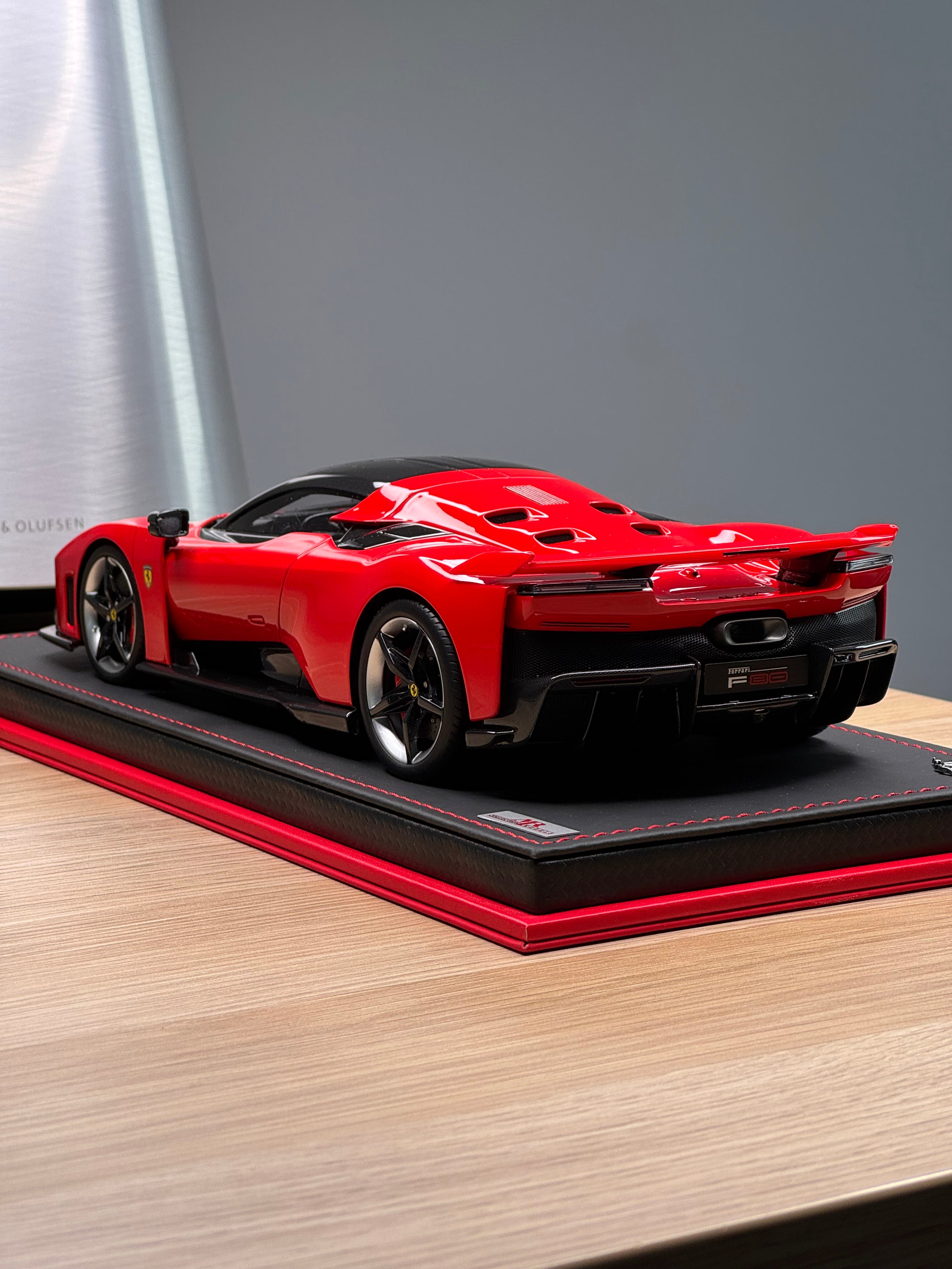 Ferrari F80 - Rosso Scuderia - 1:18