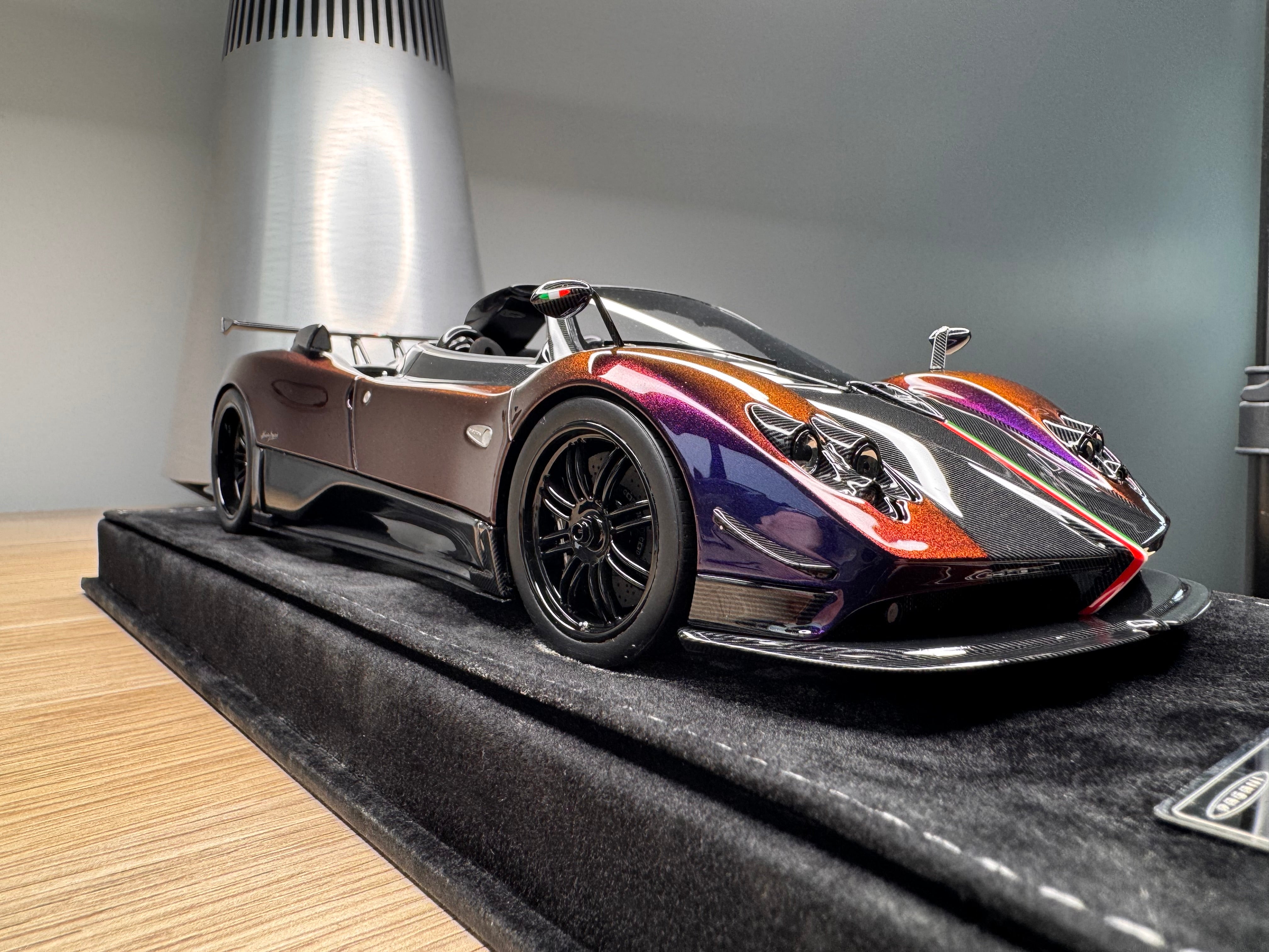 Pagani Zonda Cinque Roadster - Chameleon Purple / Carbon - 1:18