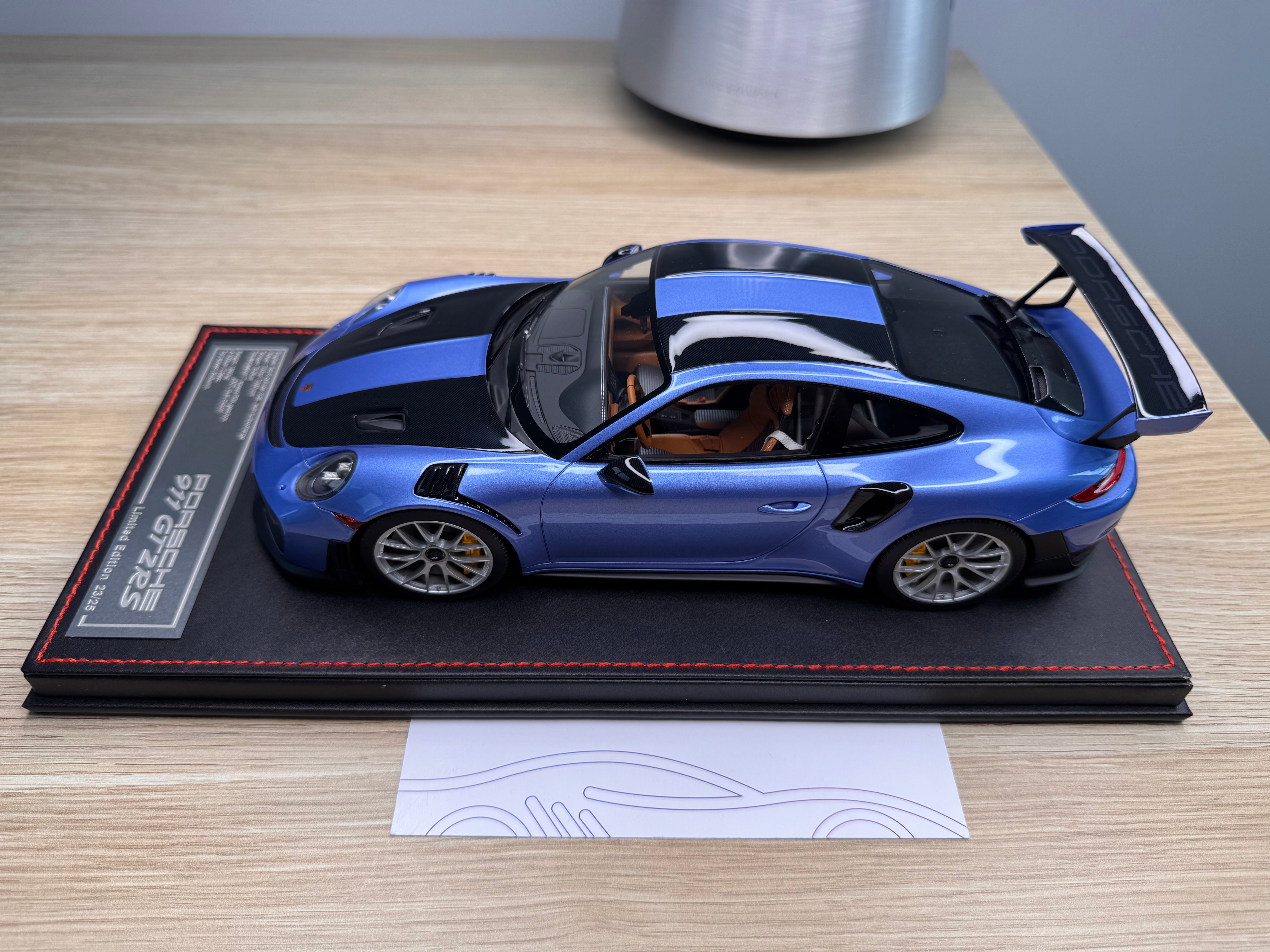 Porsche 911 GT2RS - PTS Gemini Metallic on black leather base - 1:18