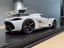 Load image into Gallery viewer, Koenigsegg Jesko - Crystal White - 1:18
