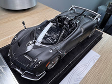 Load image into Gallery viewer, Pagani Huayra Roadster Tempesta - matte black / carbon - 1:18
