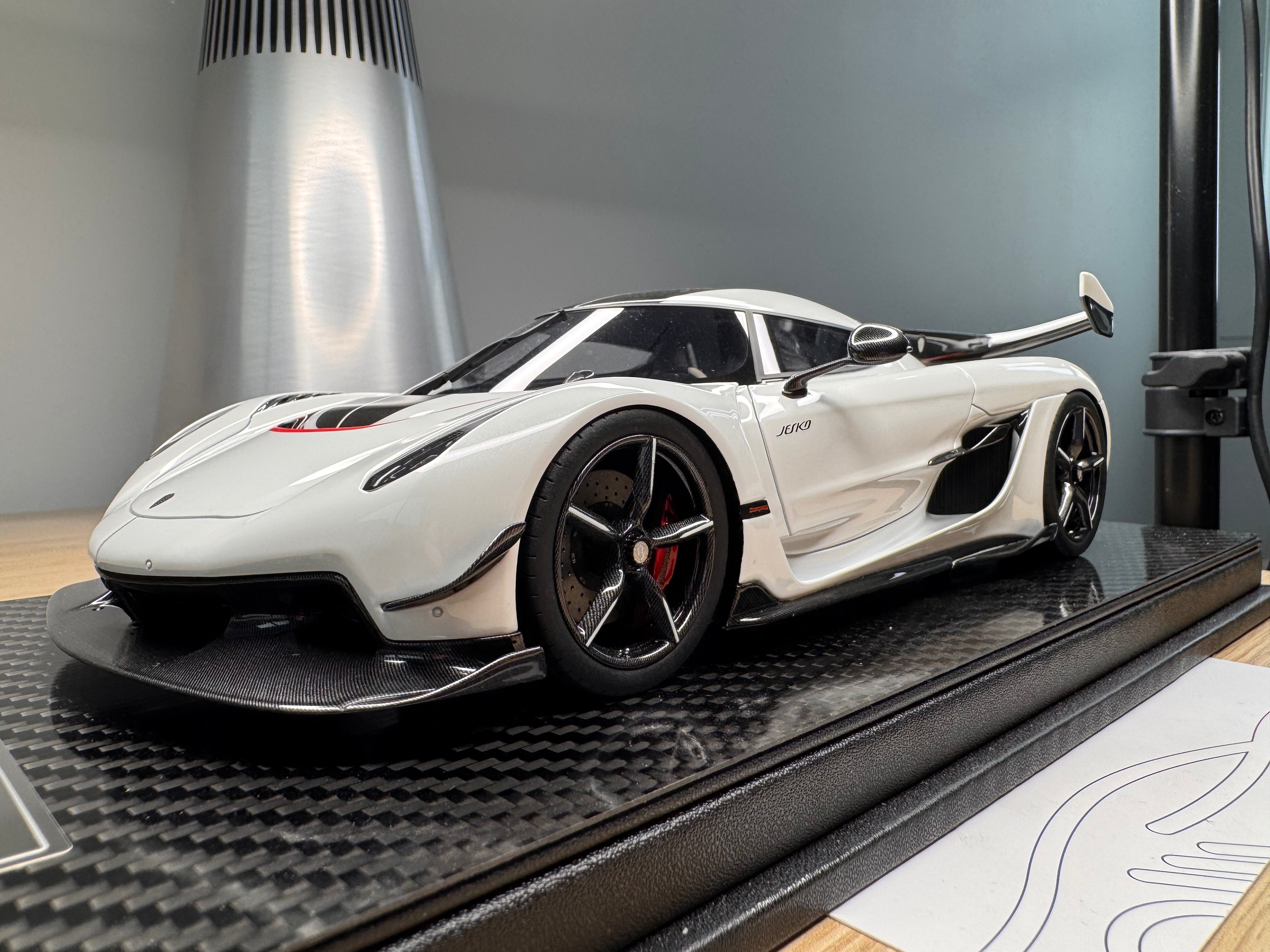 Koenigsegg Jesko - Crystal White - 1:18