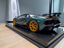 Load image into Gallery viewer, Lamborghini Aventador SVJ - Verde Hydra - 1:18
