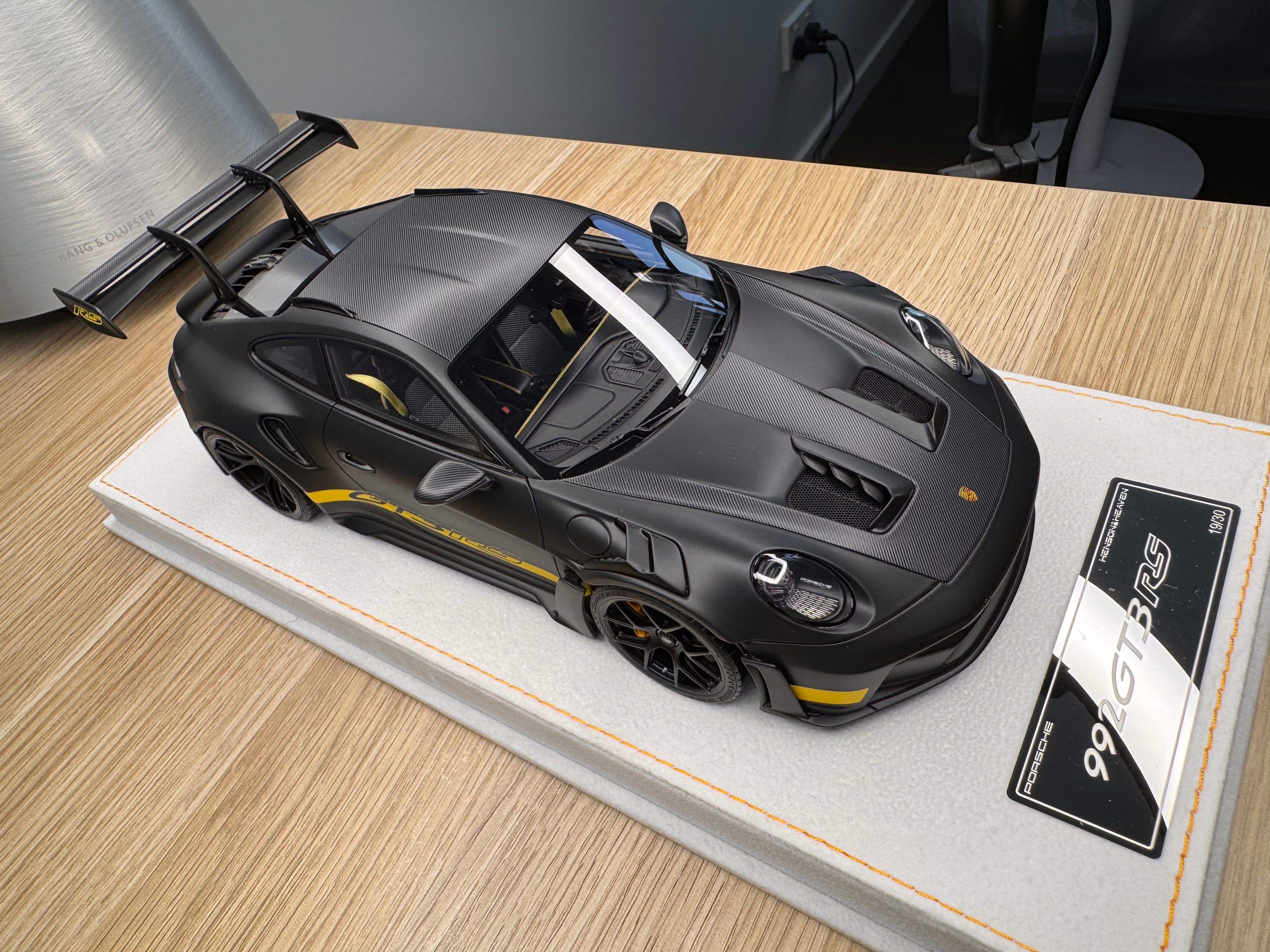 Porsche 911 992 GT3RS - Matte Black - 1:18