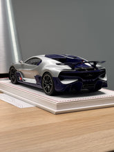 Load image into Gallery viewer, Bugatti Divo - bright silver (glossy) - 1:18
