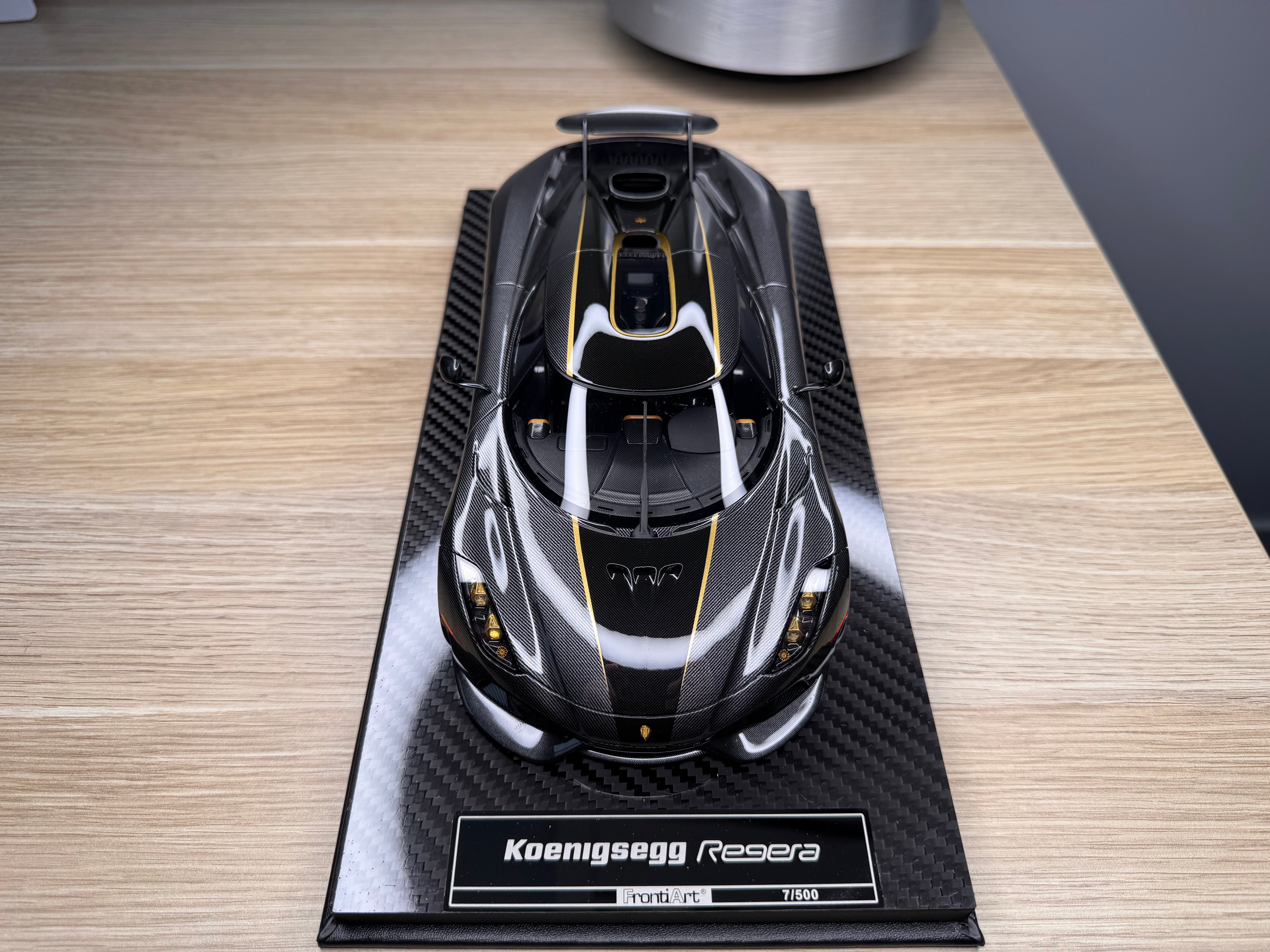 Koenigsegg Regera - Carbon Gold - 1:18