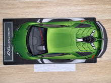 Load image into Gallery viewer, Lamborghini Aventador SVJ - Matte Green Pearl - 1:18
