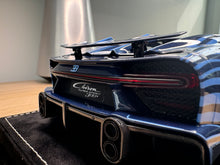 Load image into Gallery viewer, Bugatti Chiron Super Sport 300 - Blue Carbon Stripe - 1:18
