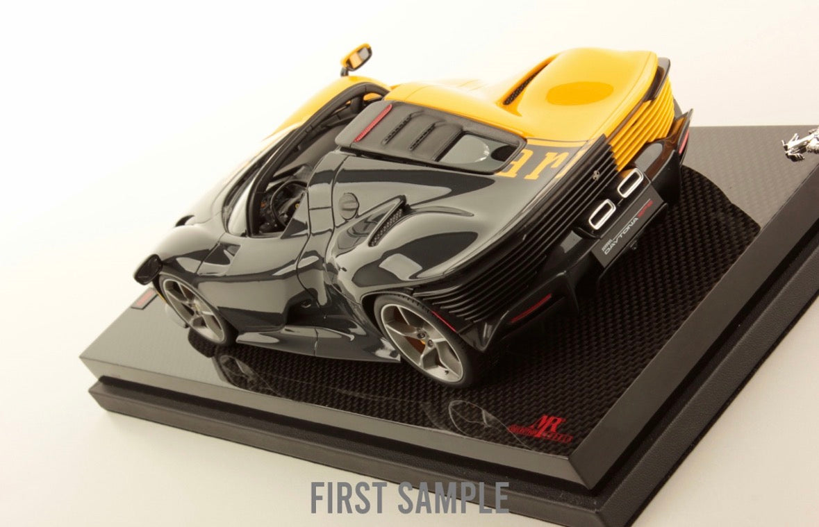 Ferrari Daytona SP3 - 599+1 Giallo Modena / Shiny Carbon - 1:18