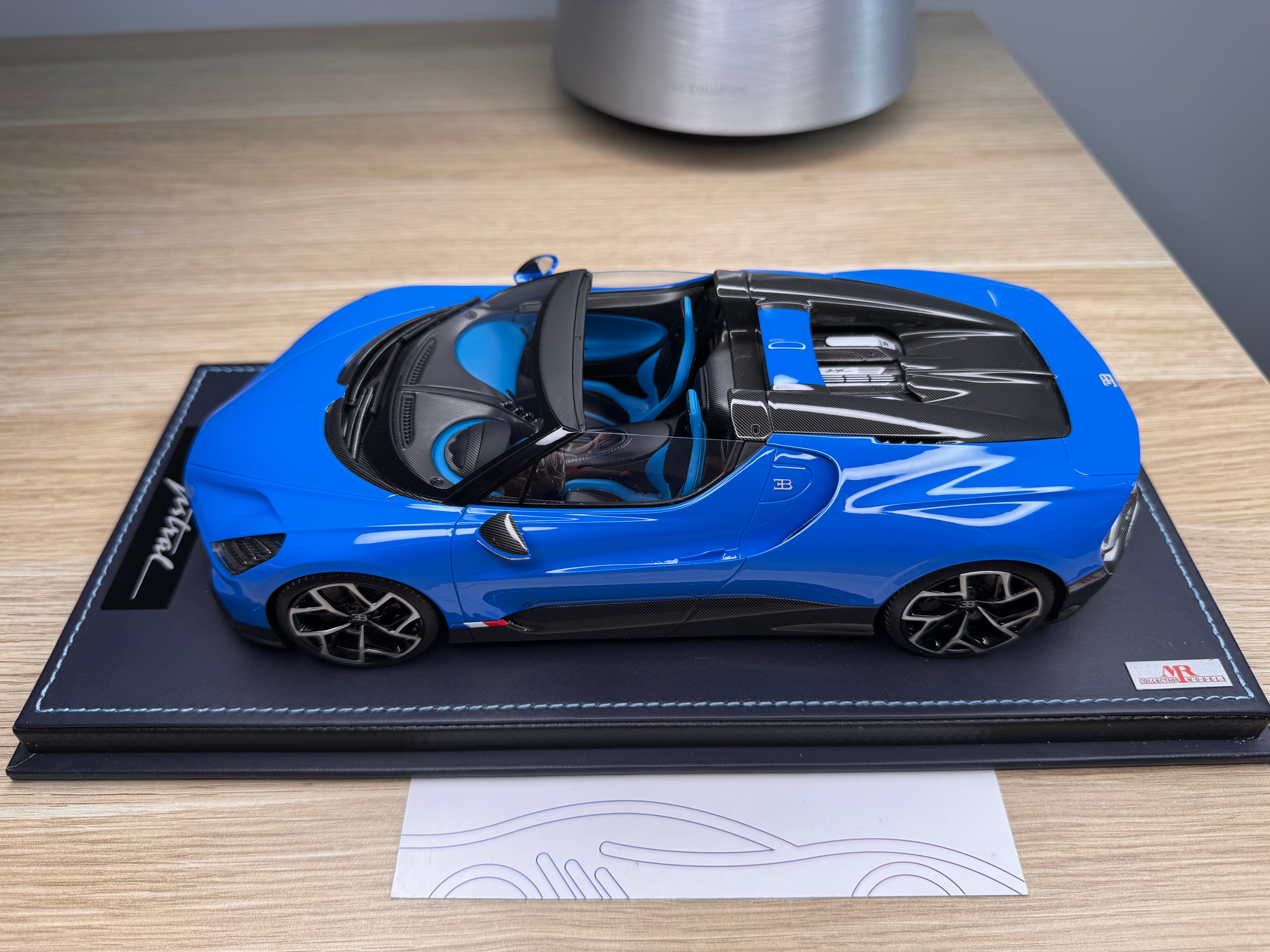 Bugatti Mistral - blue - 1:18