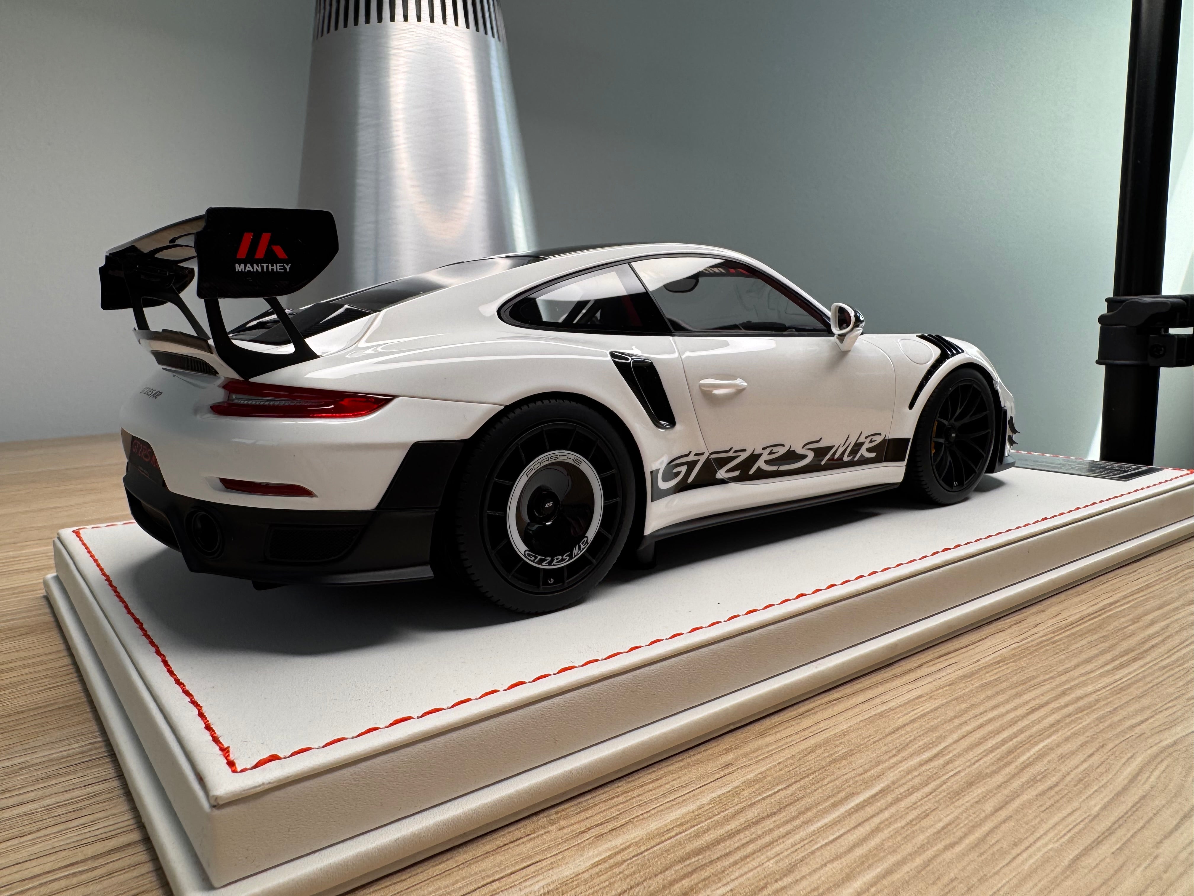 Porsche 911 GT2RSMR - White - 1:18