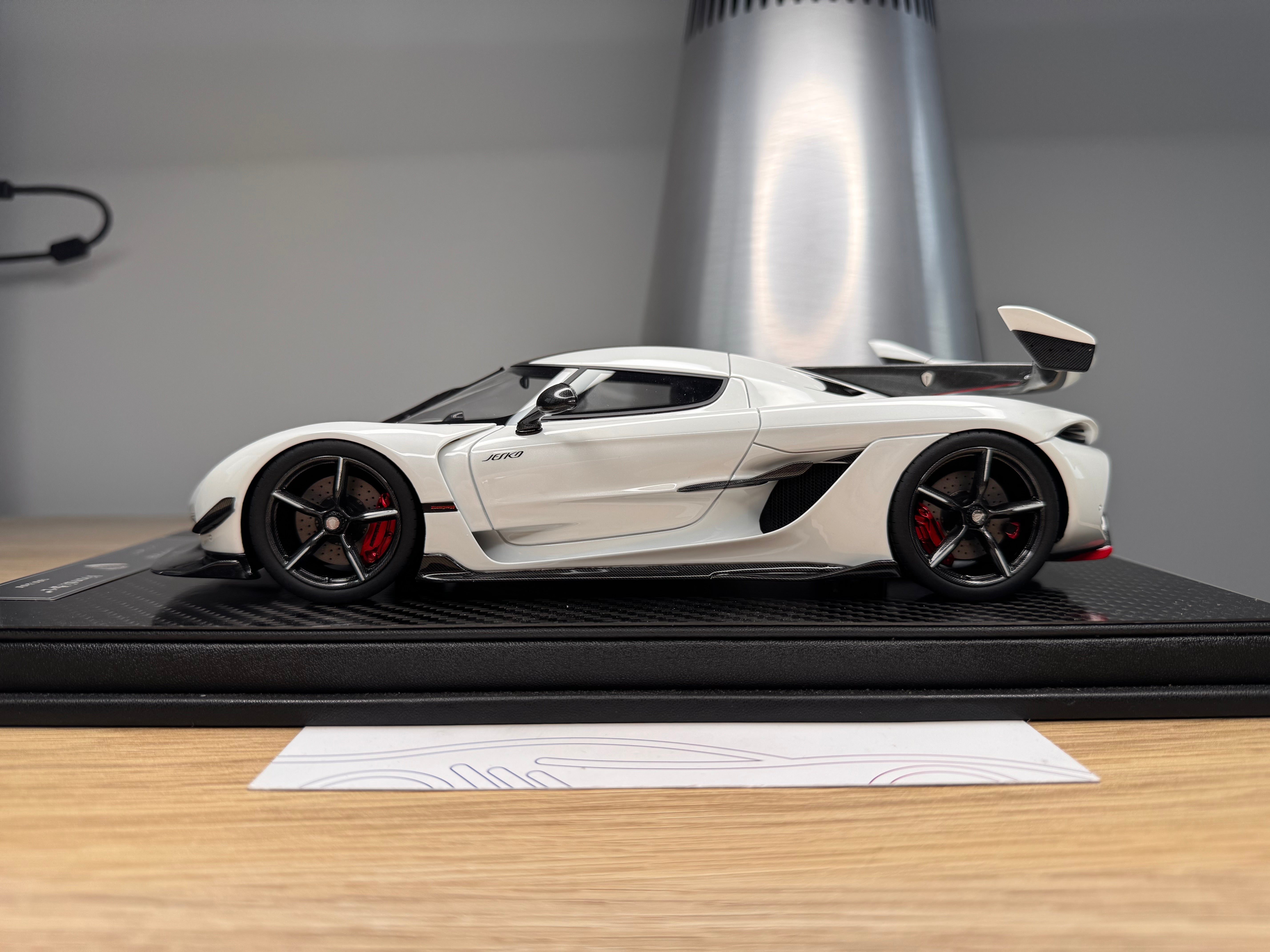 Koenigsegg Jesko - Crystal White - 1:18