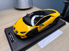 Load image into Gallery viewer, Lamborghini Huracan Sterrato - Giallo - 1:18

