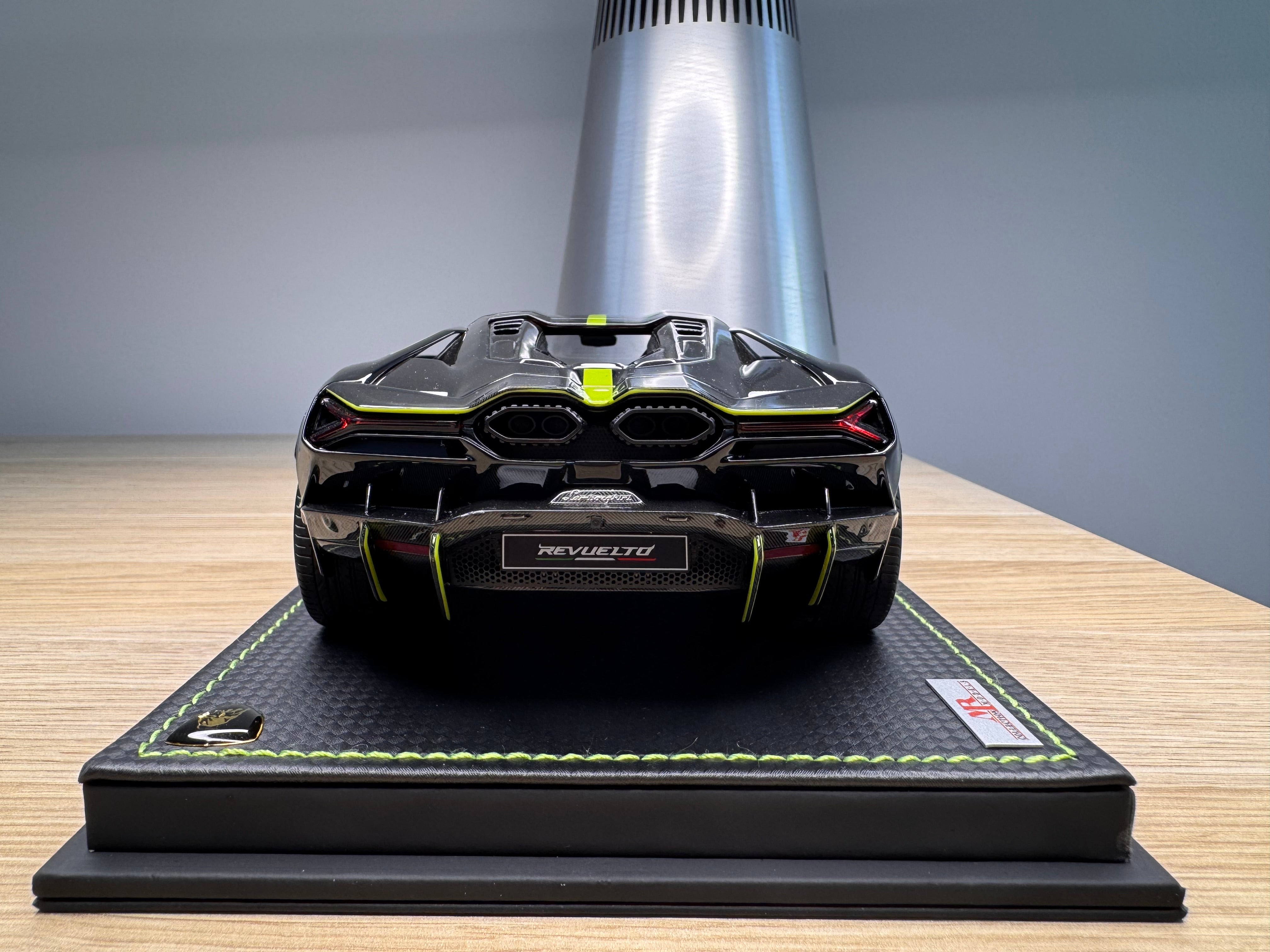Lamborghini Revuelto - Grigio Telesto with Nero Noctis / Verde Scandal Livery - 1:18