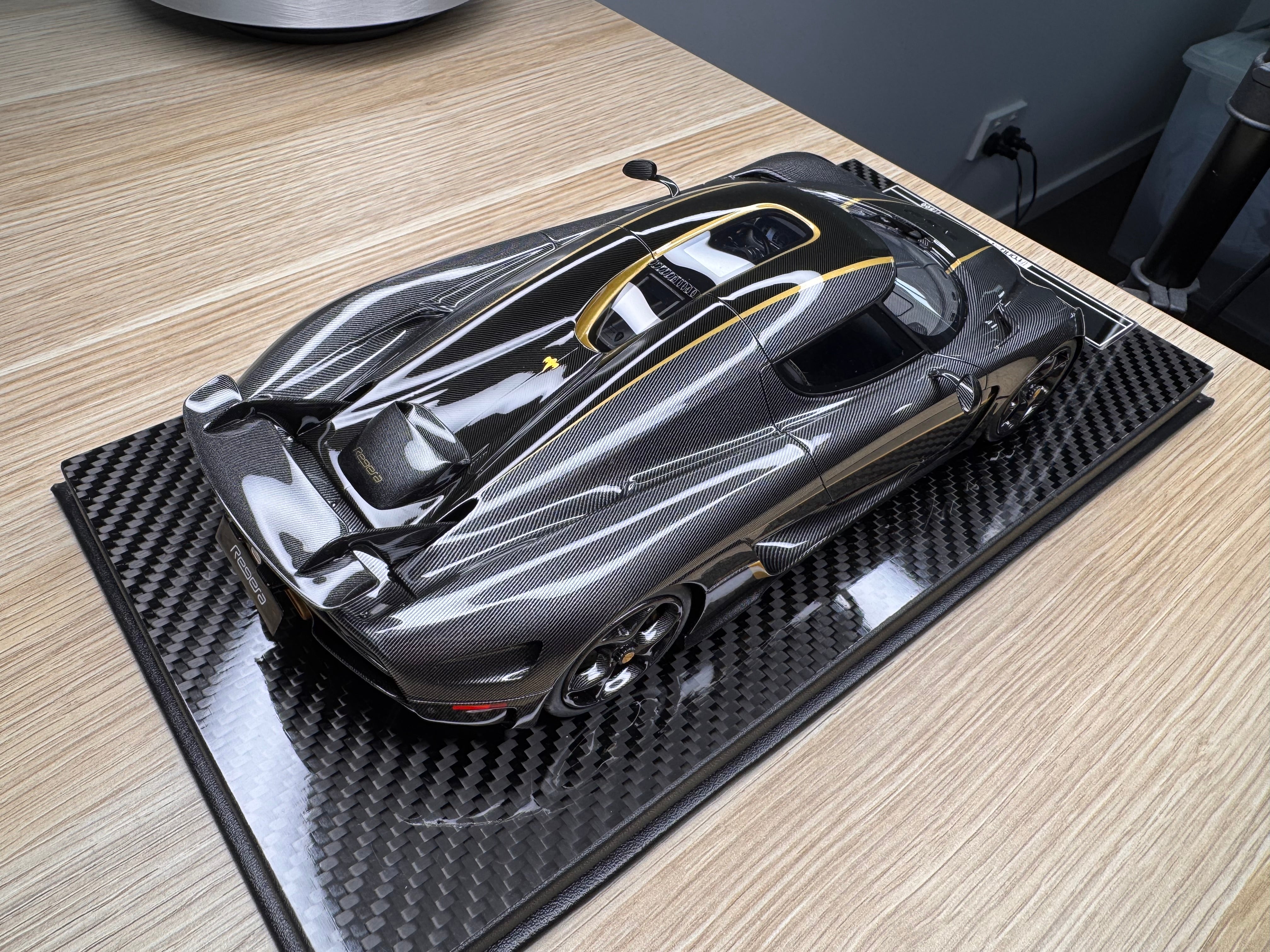 Koenigsegg Regera - Carbon Gold - 1:18