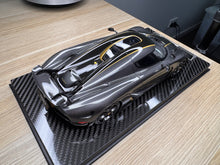 Load image into Gallery viewer, Koenigsegg Regera - Carbon Gold - 1:18
