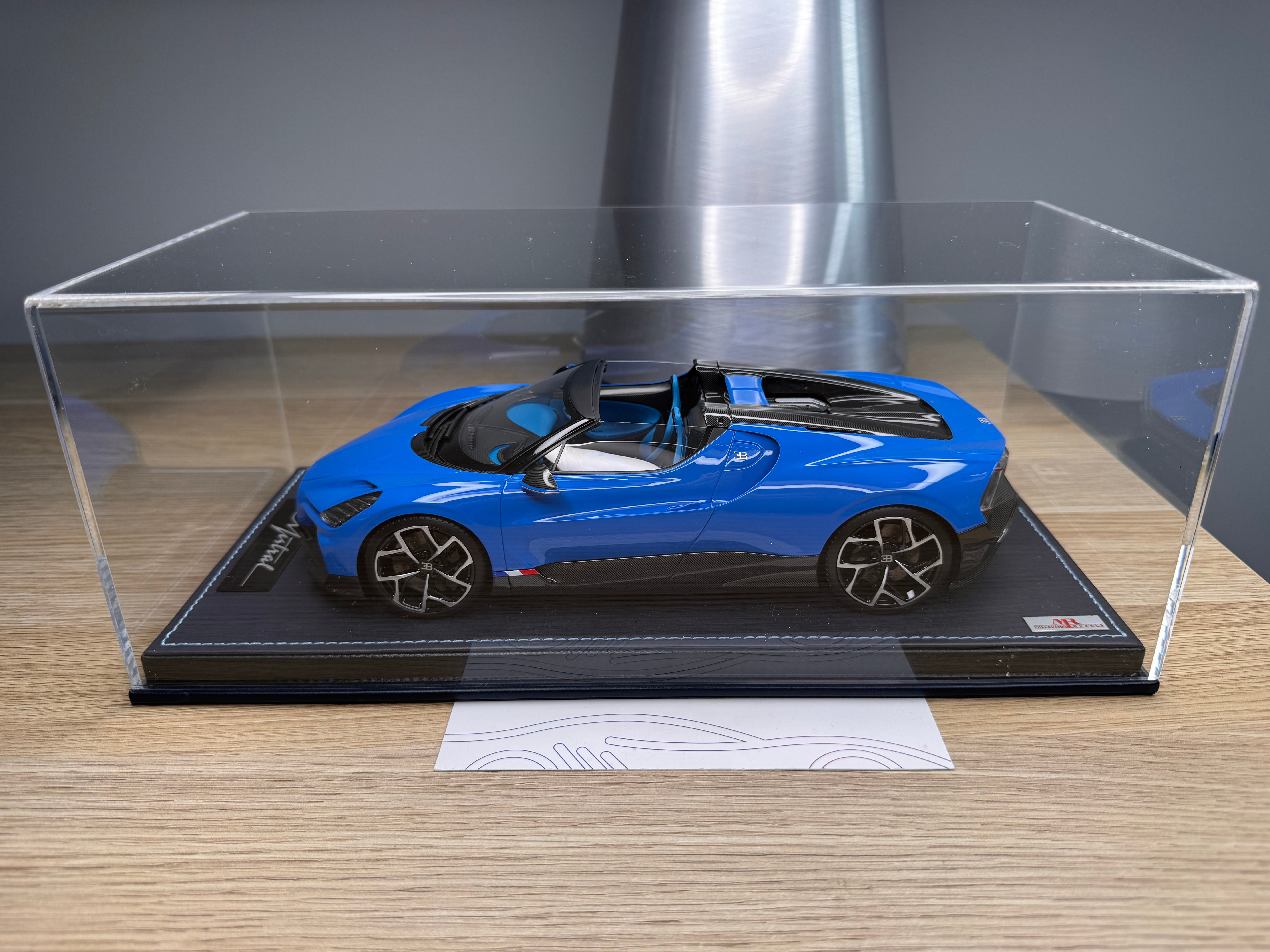 Bugatti Mistral - blue - 1:18