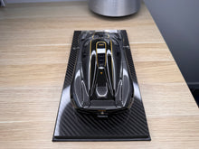 Load image into Gallery viewer, Koenigsegg Regera - Carbon Gold - 1:18

