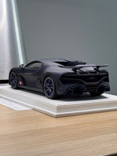 Load image into Gallery viewer, Bugatti Divo - blue carbon (matte) - 1:18
