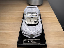 Load image into Gallery viewer, Bugatti Chiron Super Sport - White Griotte - 1:18
