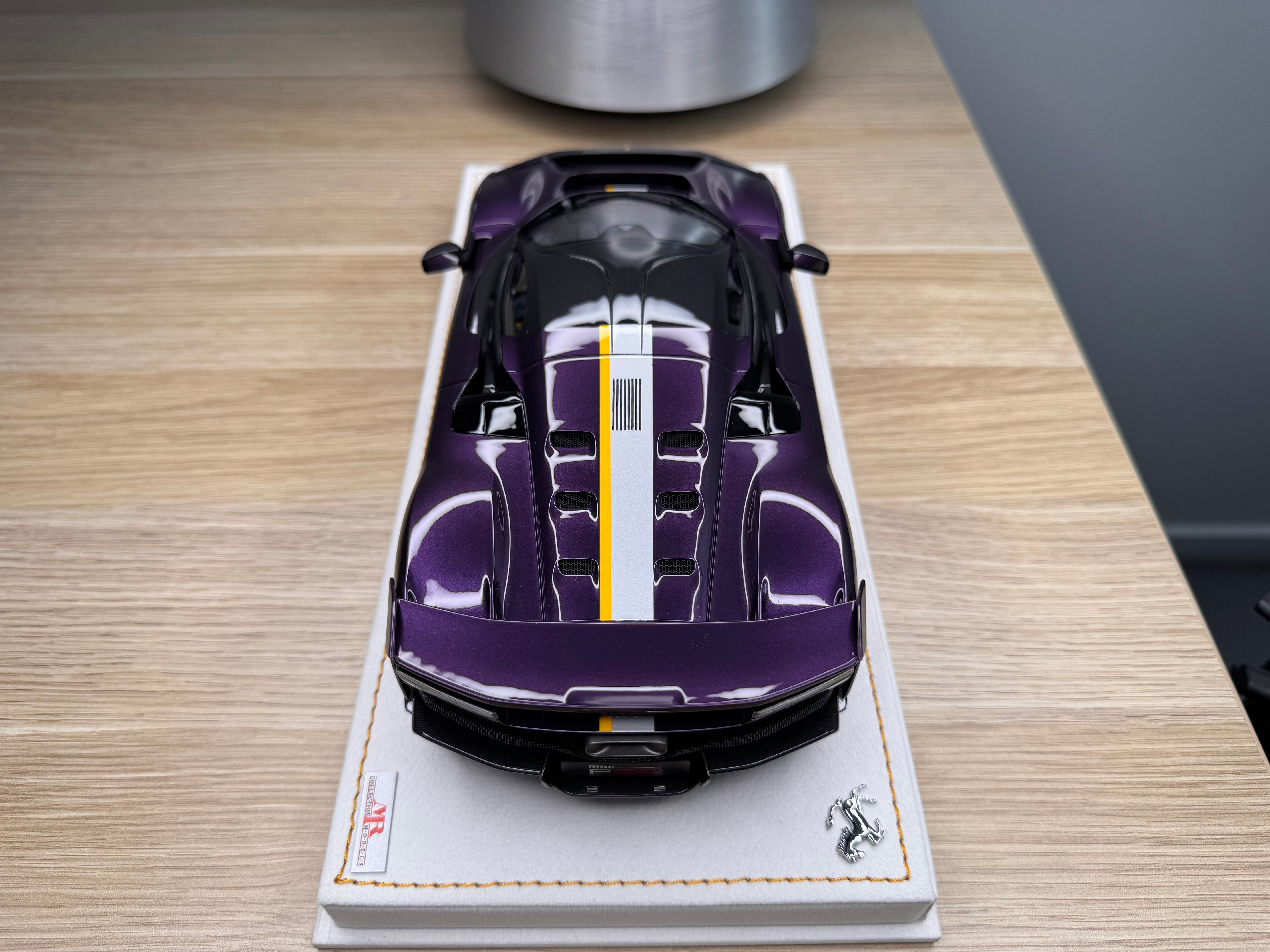 Ferrari F80 - Viola Hong Kong LE49 - 1:18