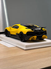 Load image into Gallery viewer, Bugatti Divo - Jaune Molsheim (matte) - 1:18
