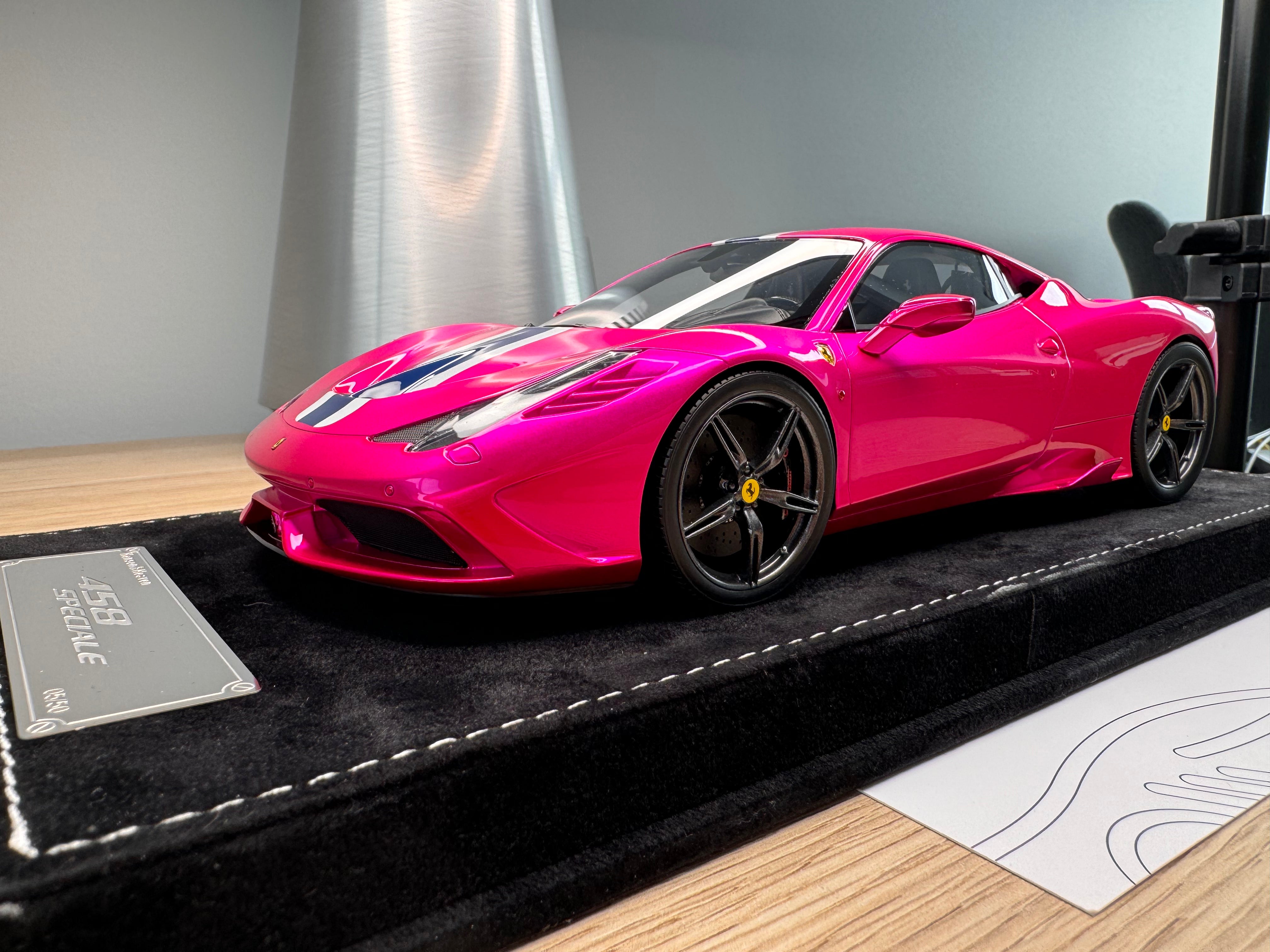 Ferrari 458 Speciale - Flash Pink - 1:18