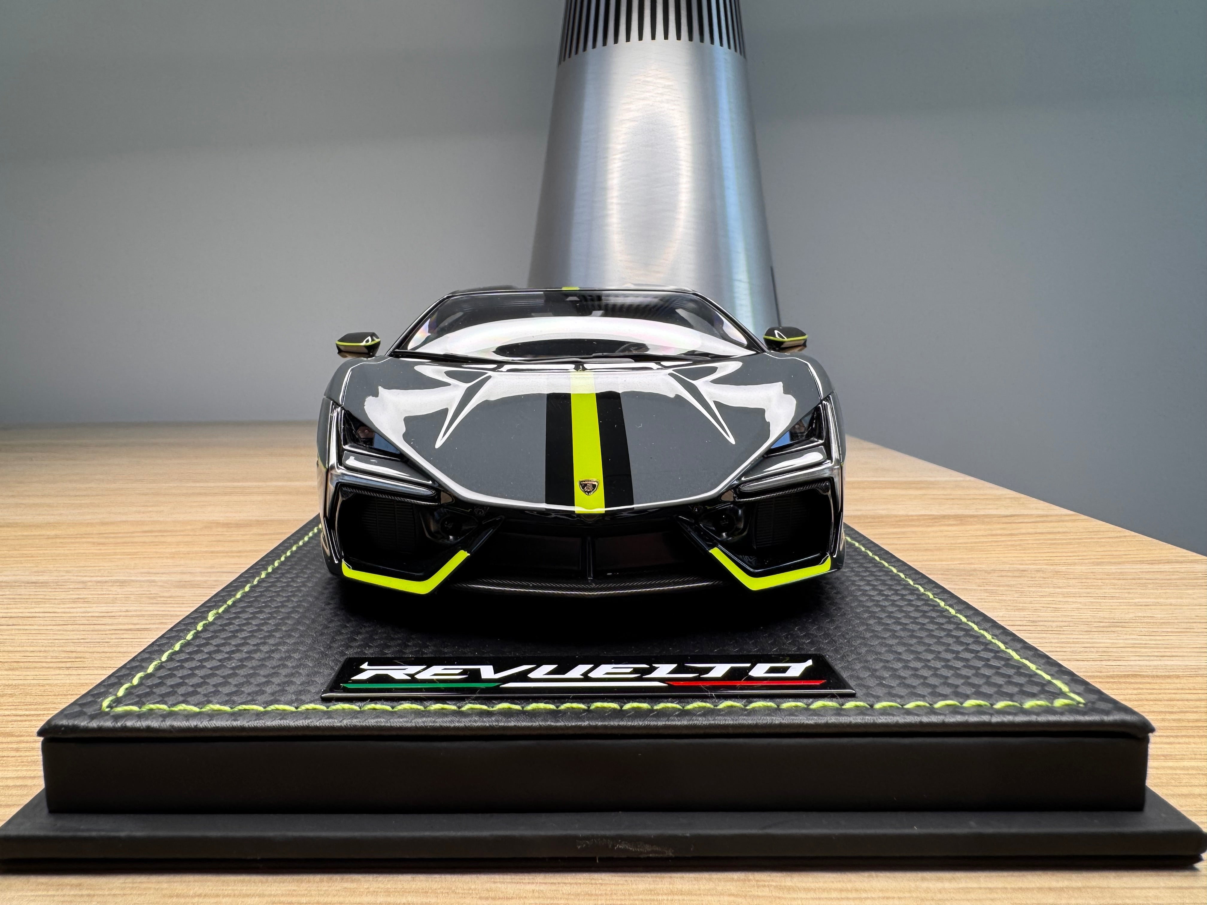 Lamborghini Revuelto - Grigio Telesto with Nero Noctis / Verde Scandal Livery - 1:18