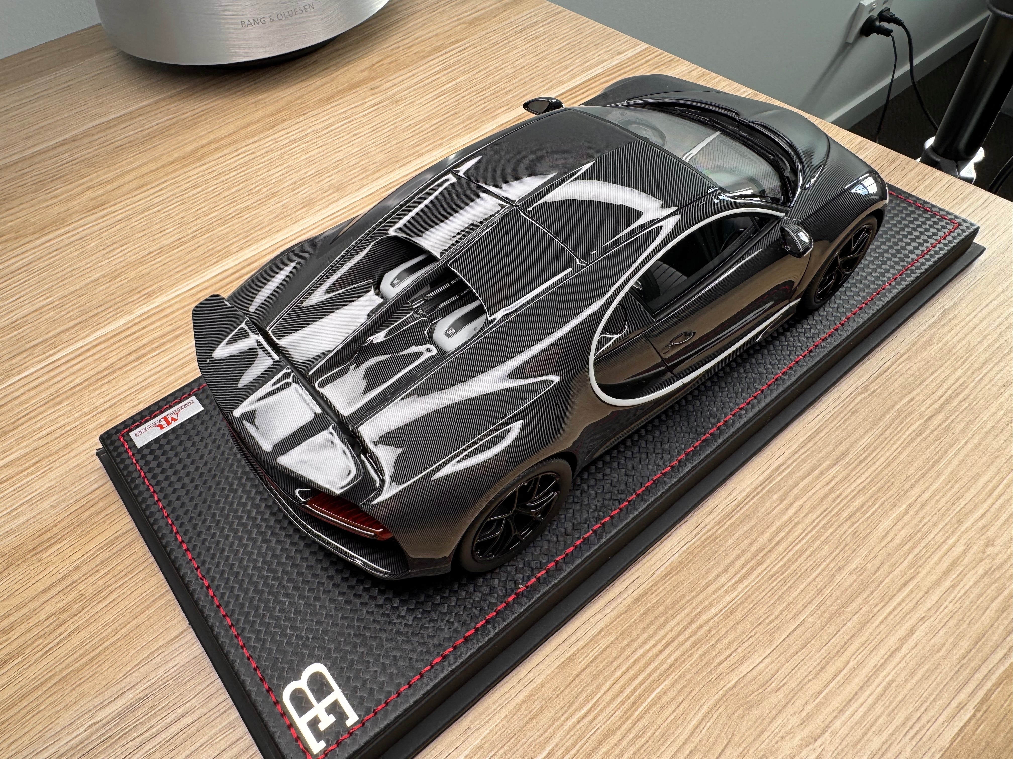 Bugatti Chiron Sport - Grey Carbon with Gris Rafale Frame - 1:18