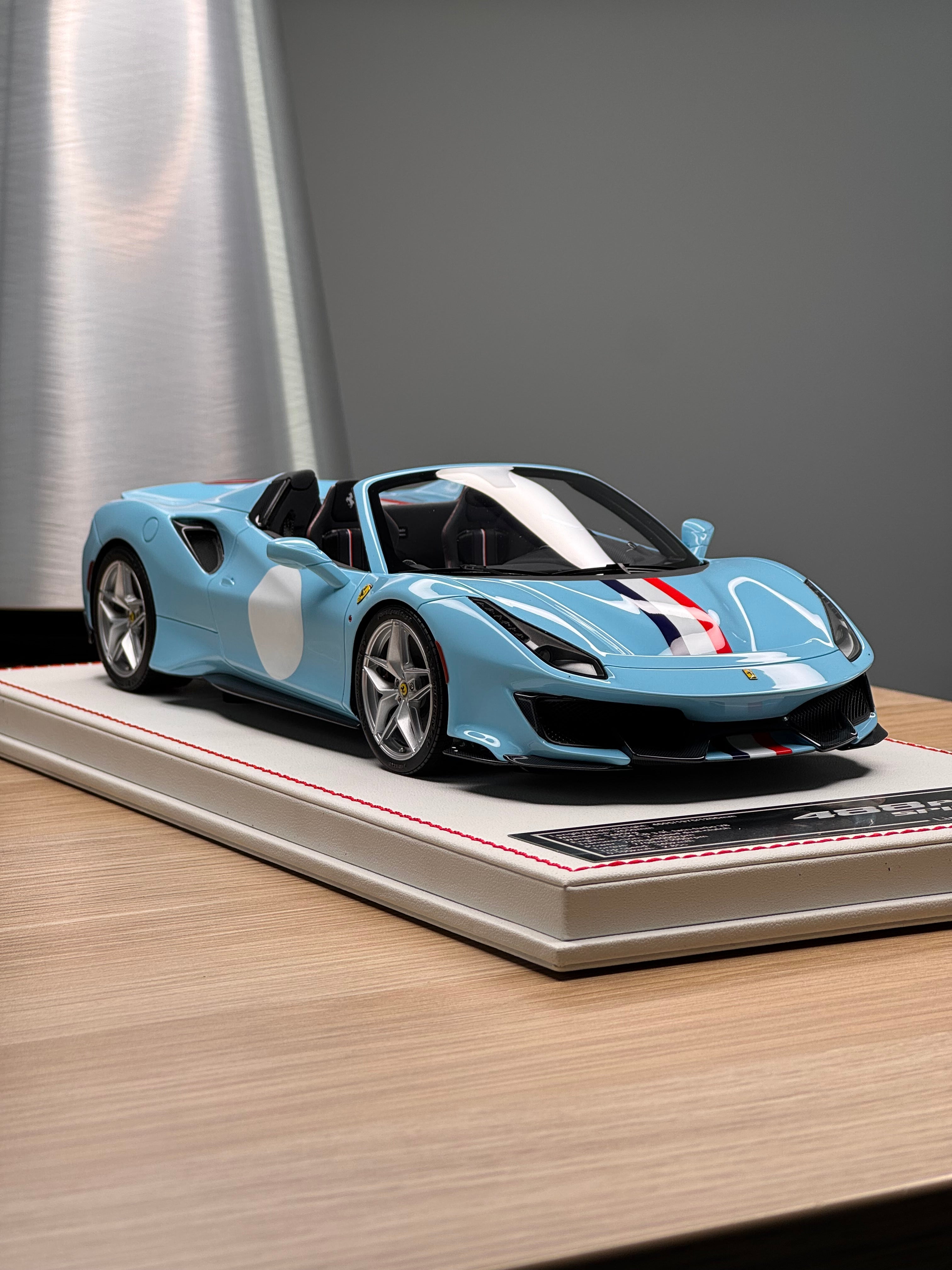 Ferrari 488 Pista Spider - Azzurro Laplata - 1:18