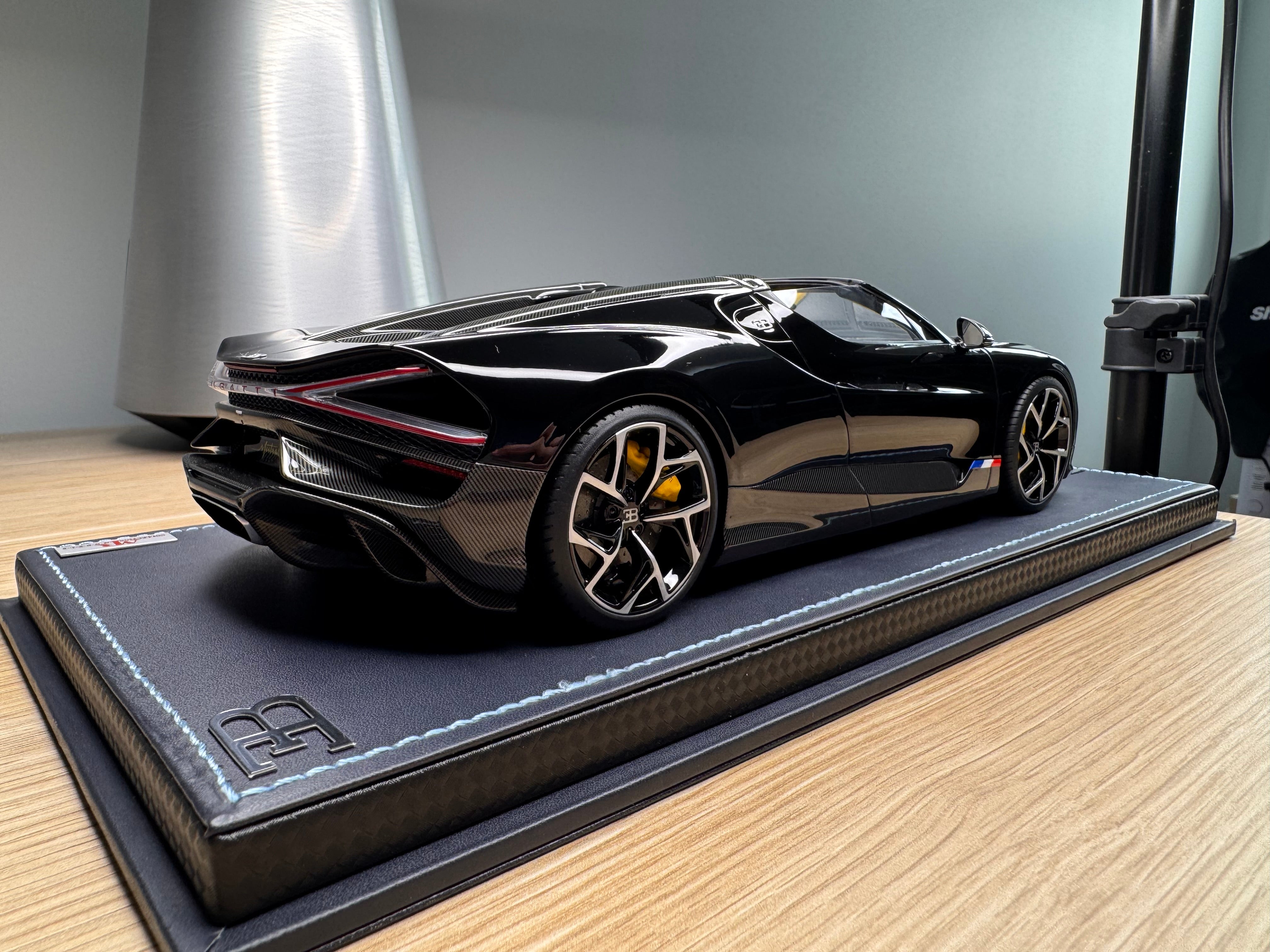 Bugatti Mistral - launch black - 1:18