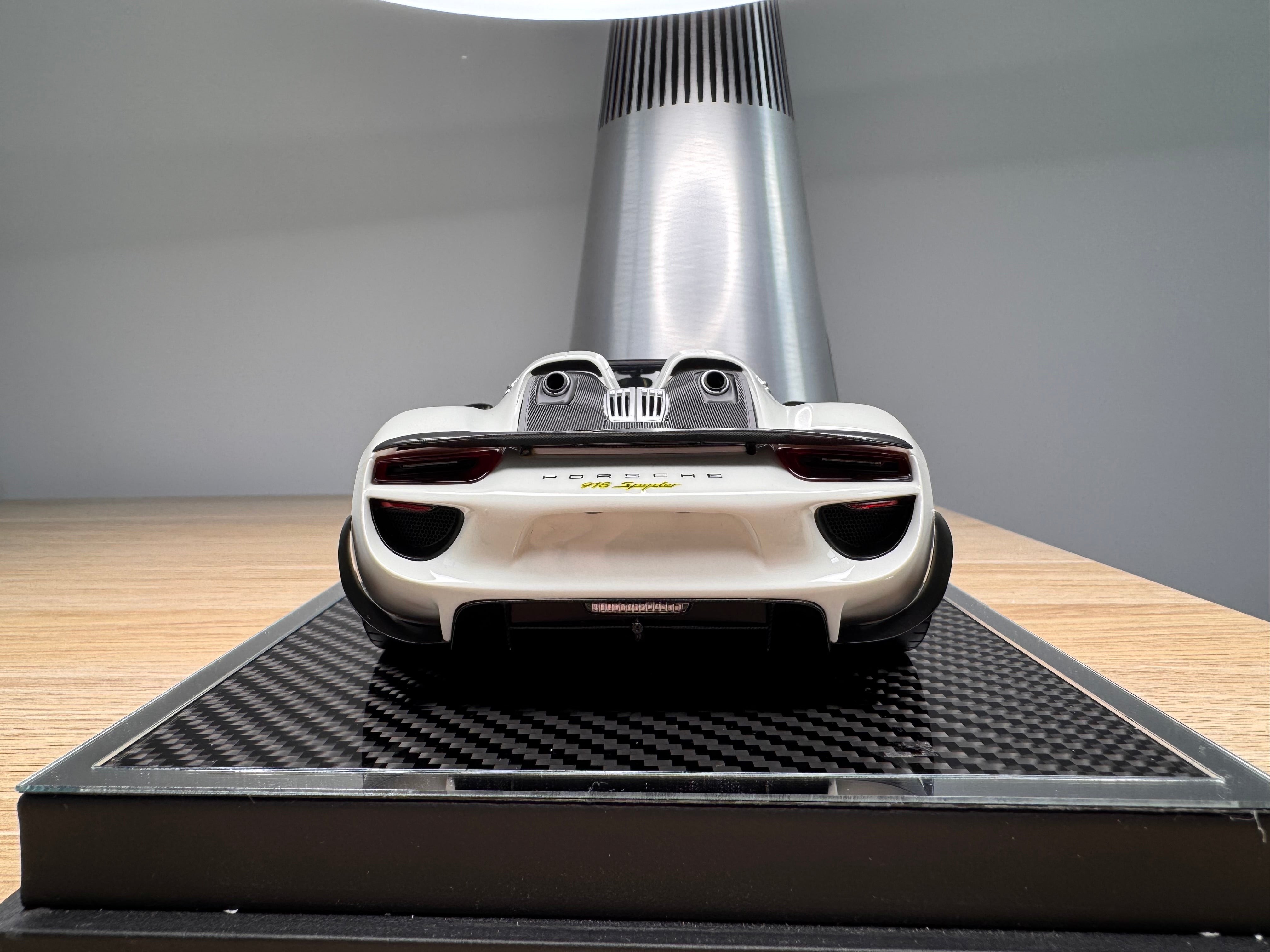 Porsche 918 Spyder - Luminous Green number 57 - 1:18