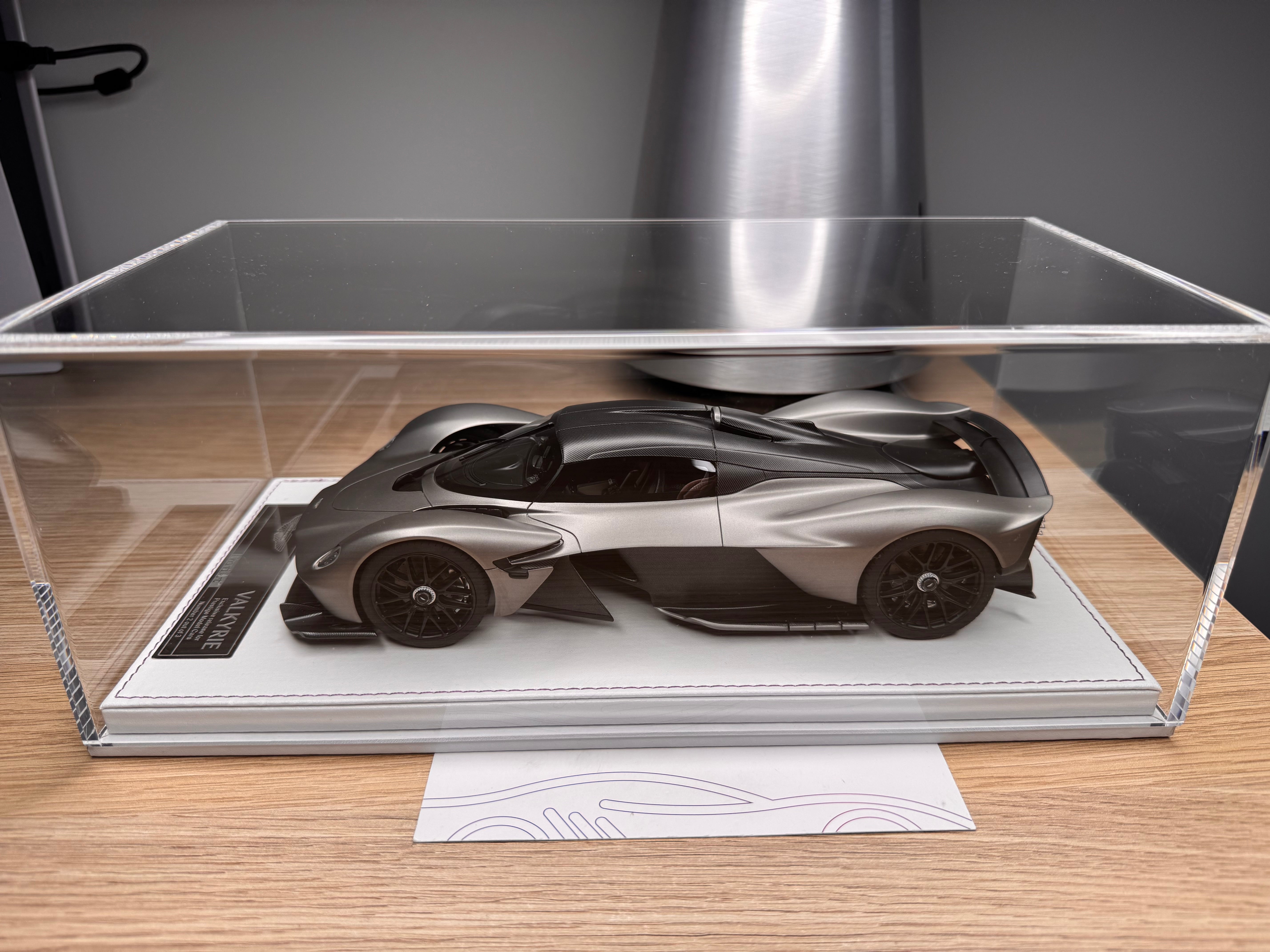 Aston Martin Valkyrie - Satin Scintilla Silver - 1:18