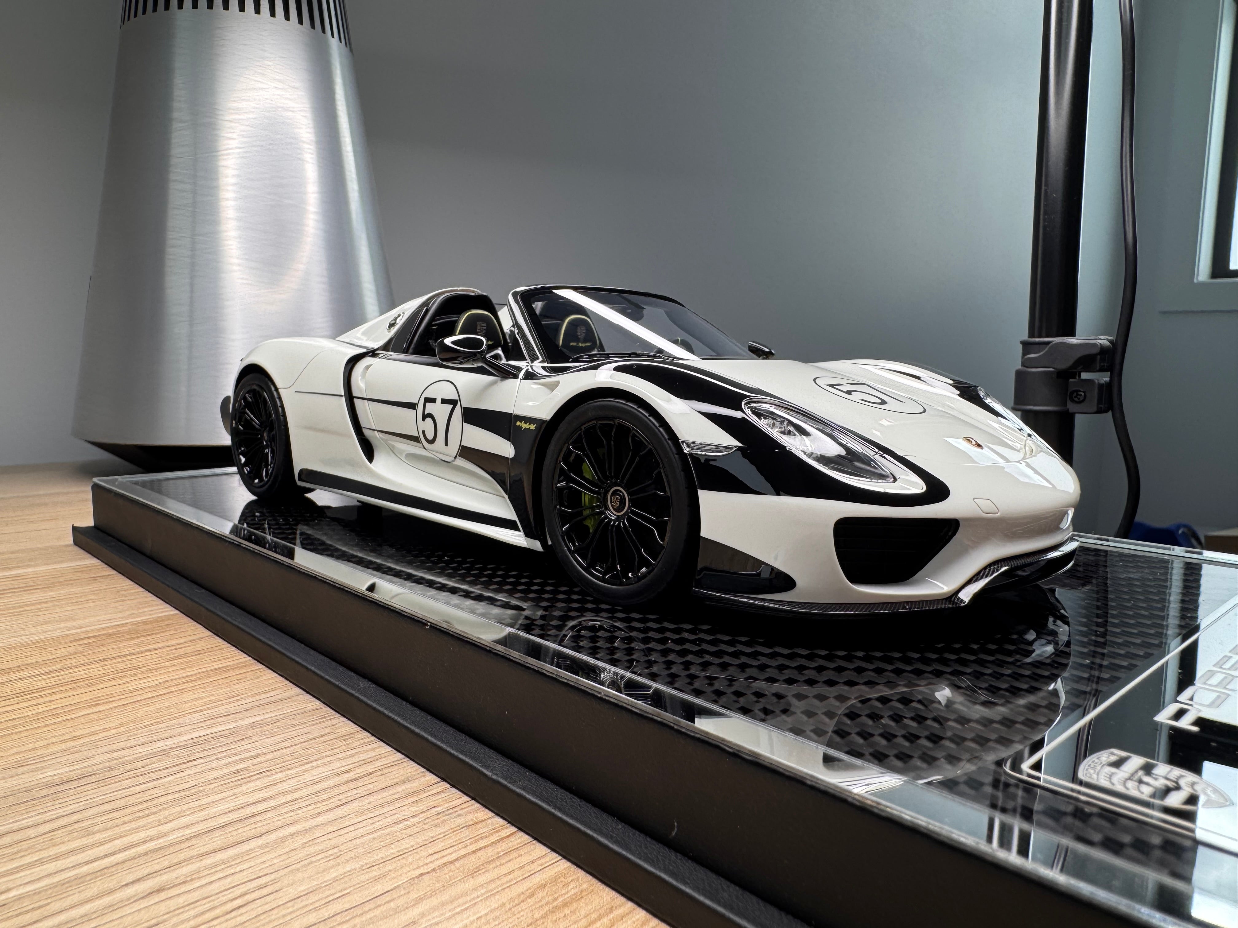 Porsche 918 Spyder - Luminous Green number 57 - 1:18