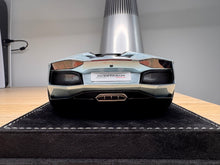 Load image into Gallery viewer, Lamborghini Aventador LP700-4 Roadster - Azzurro Thethis - 1:18
