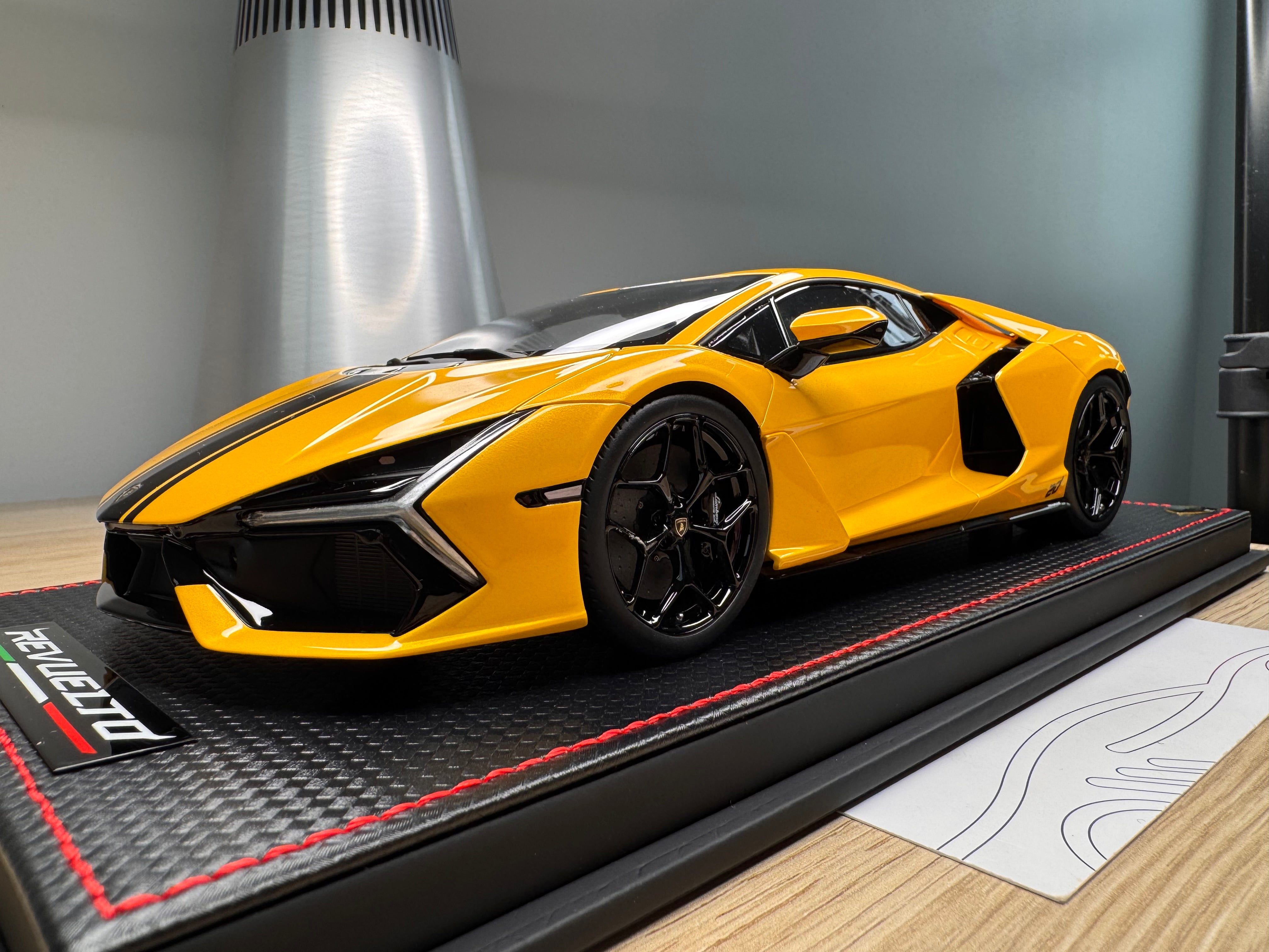 Lamborghini Revuelto - 20th Anniversario China Giallo Inti LE99 - 1:18