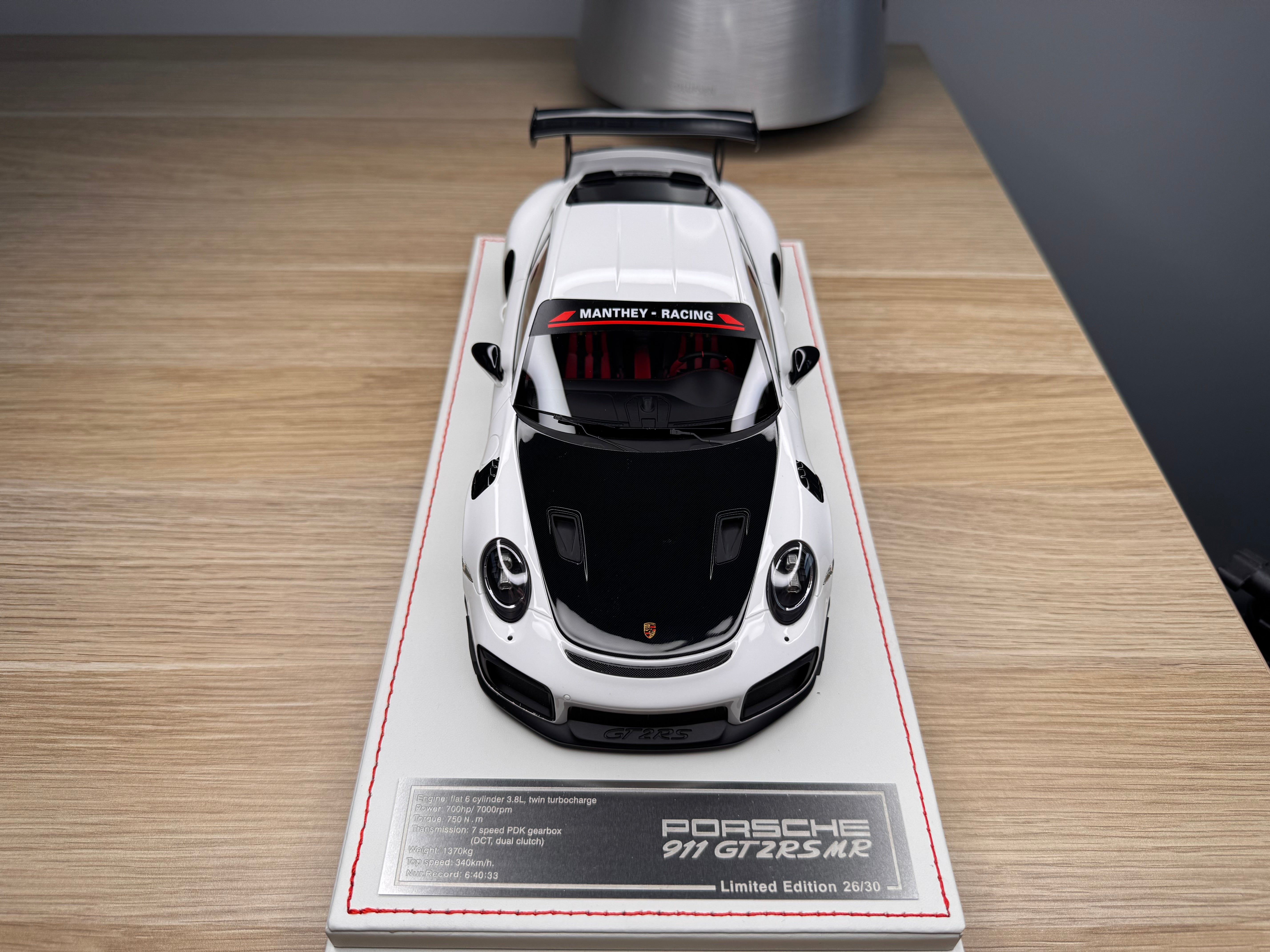 Porsche 911 GT2RSMR - White / Black - 1:18