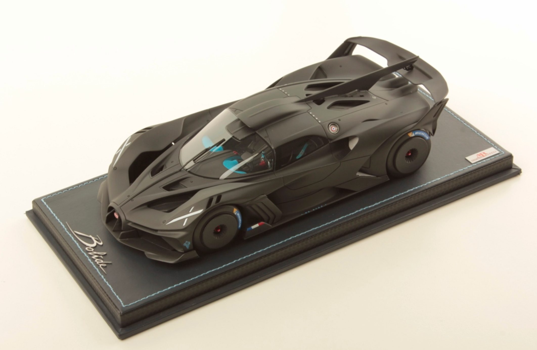 Bugatti Bolide - Full Carbon Matte LE149 - 1:18