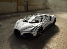 Load image into Gallery viewer, Bugatti Mistral - Blanc Eternel - 1:18
